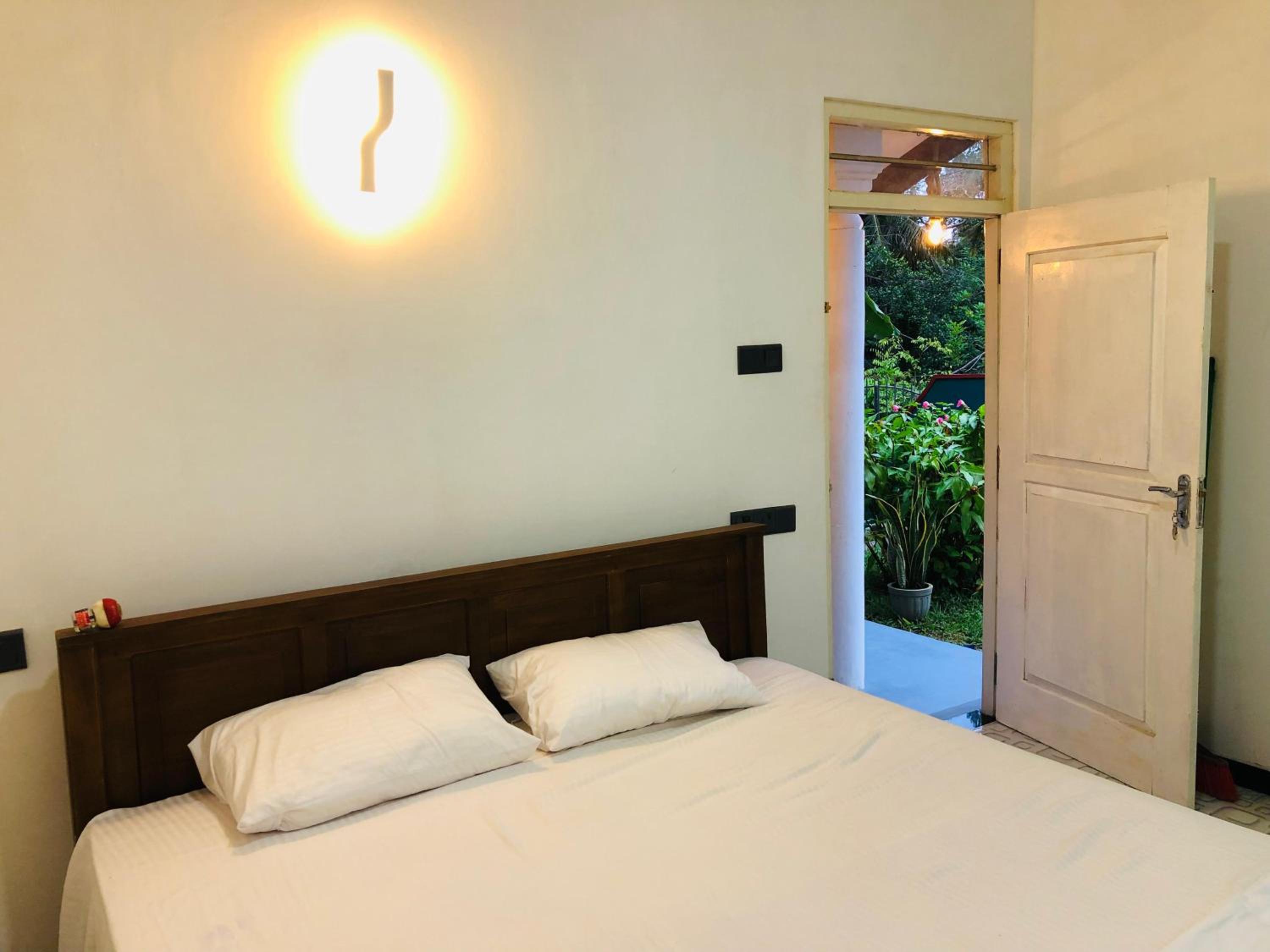 Double Room with Private Bathroom photo 2