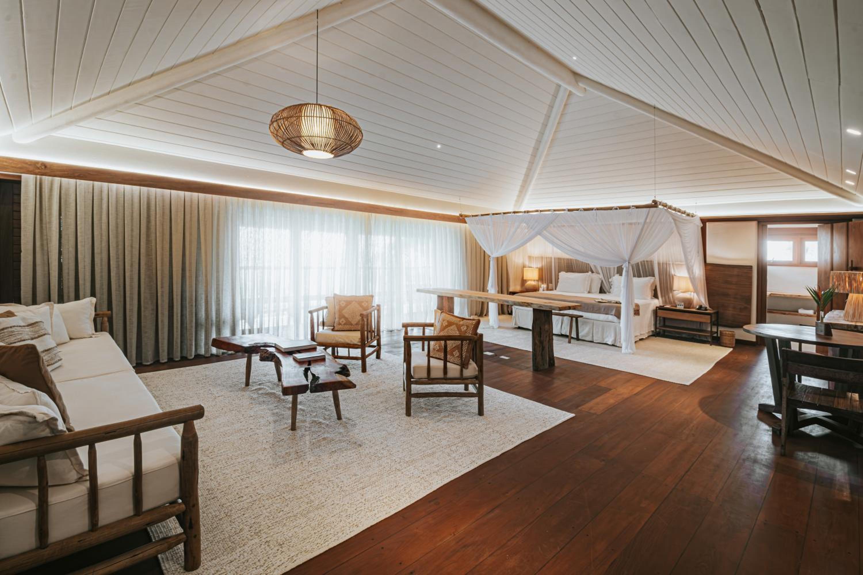 Deluxe King Suite photo 3