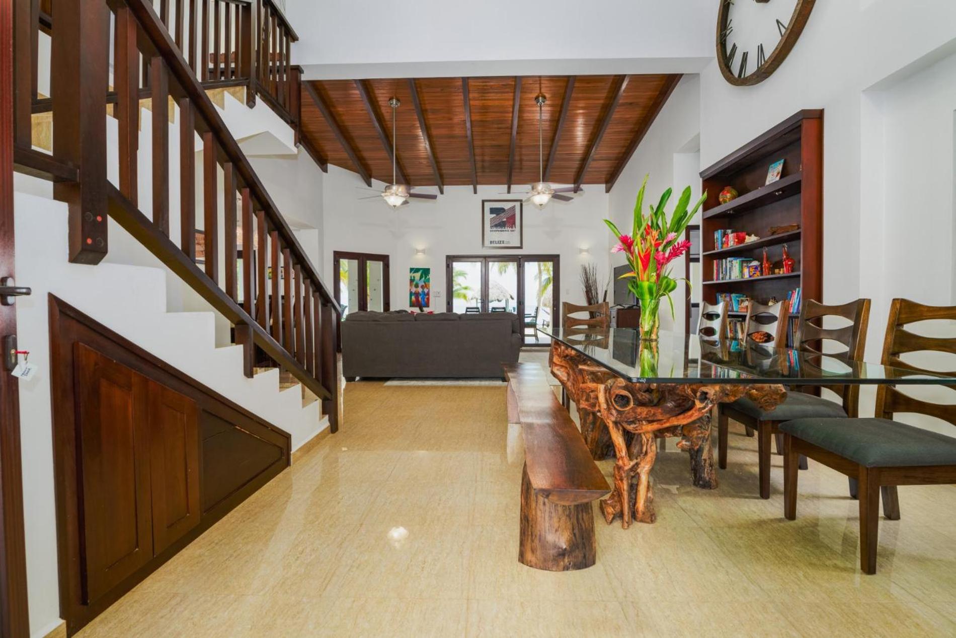 Villa photo 3