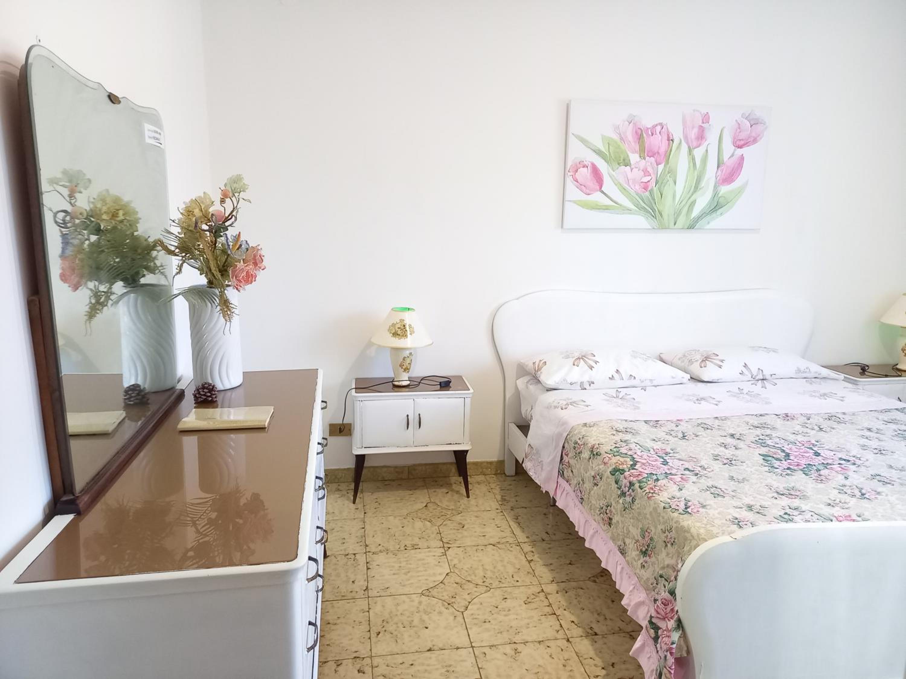Two-Bedroom Suite - Photo 9