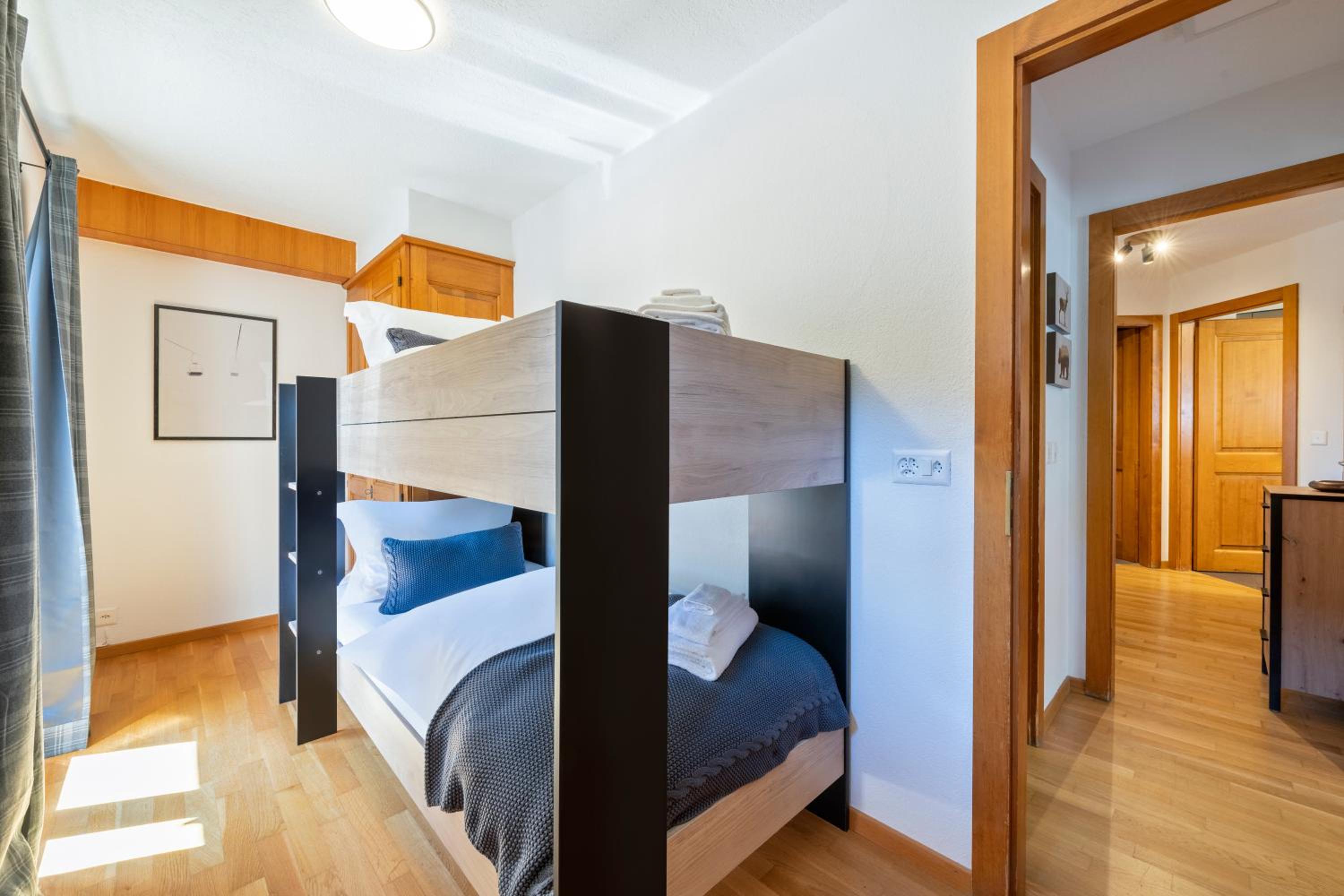 Three-Bedroom Apartment photo 2