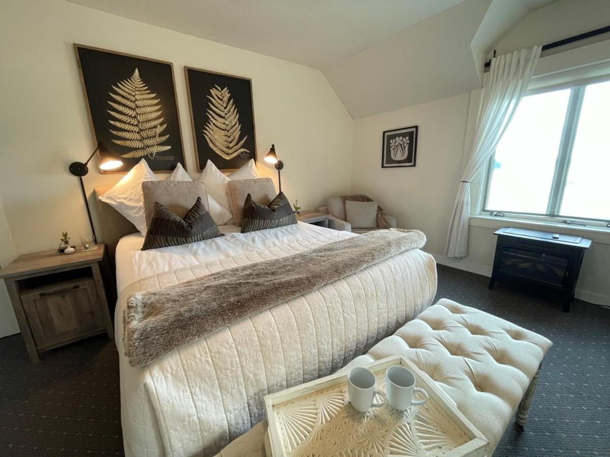 Queen Suite with Sea View photo 1