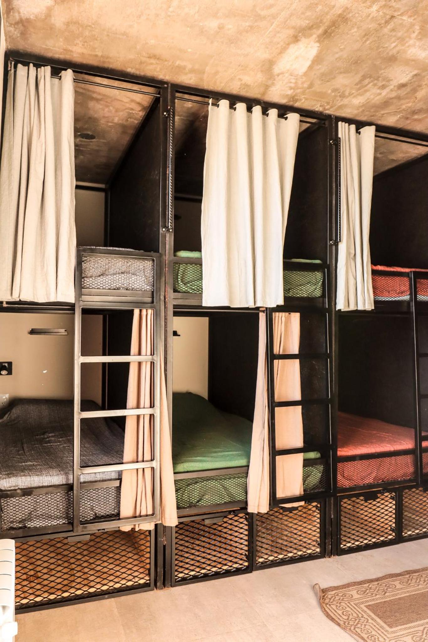 10-Bed Mixed Dormitory Room photo 1