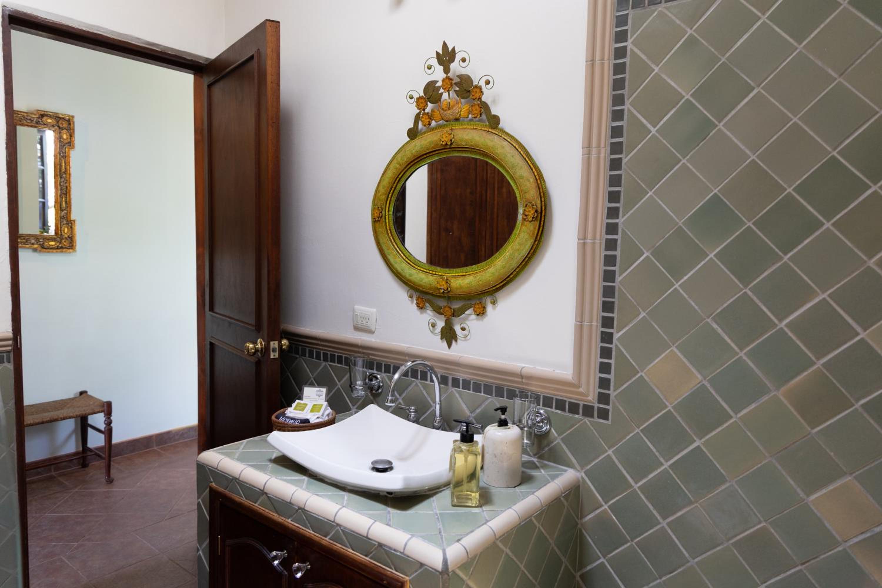Deluxe Double Room - Photo 6