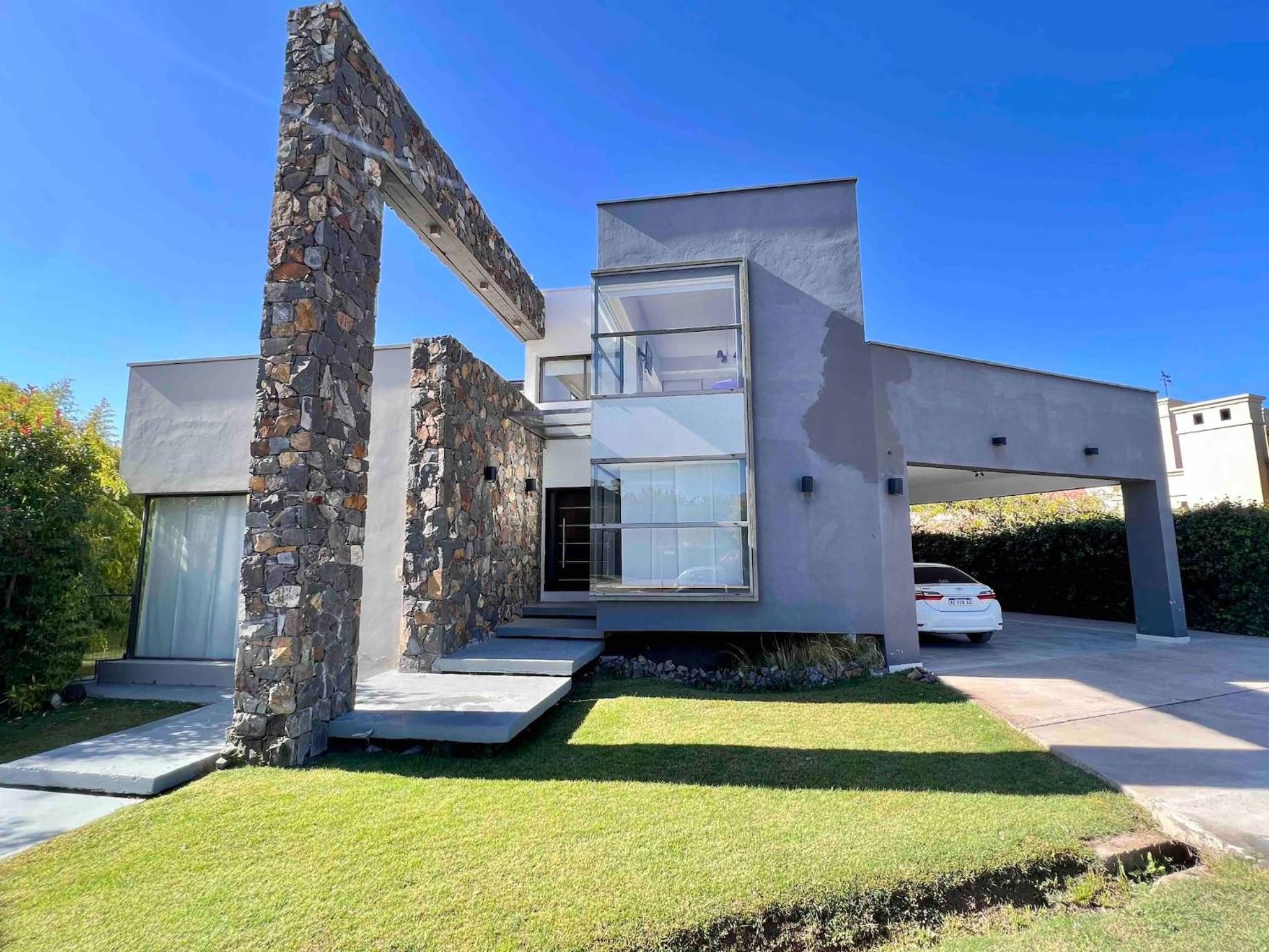 Three-Bedroom Holiday Home  photo 2