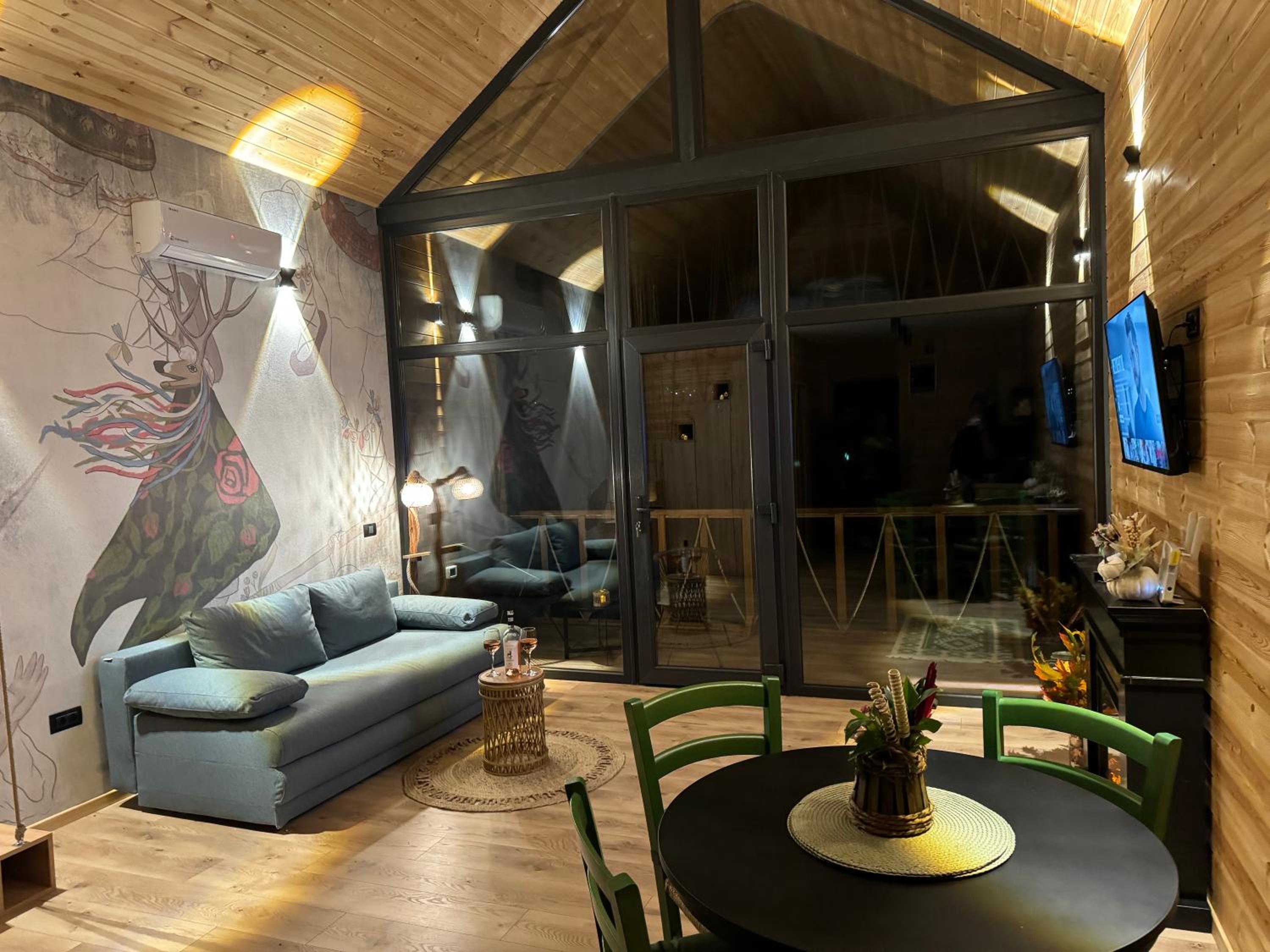 One-Bedroom House photo 1