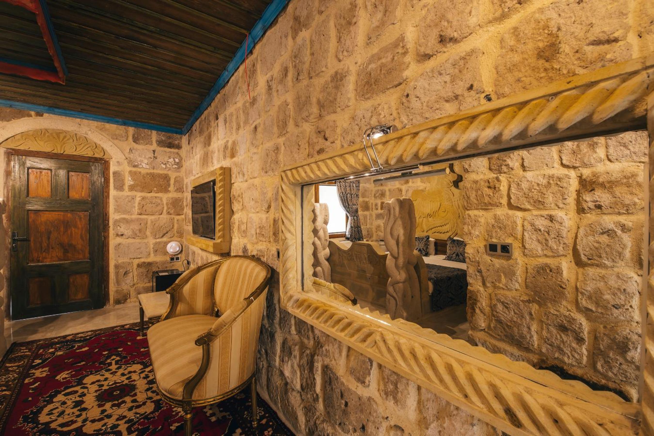 Double Room - Photo 8