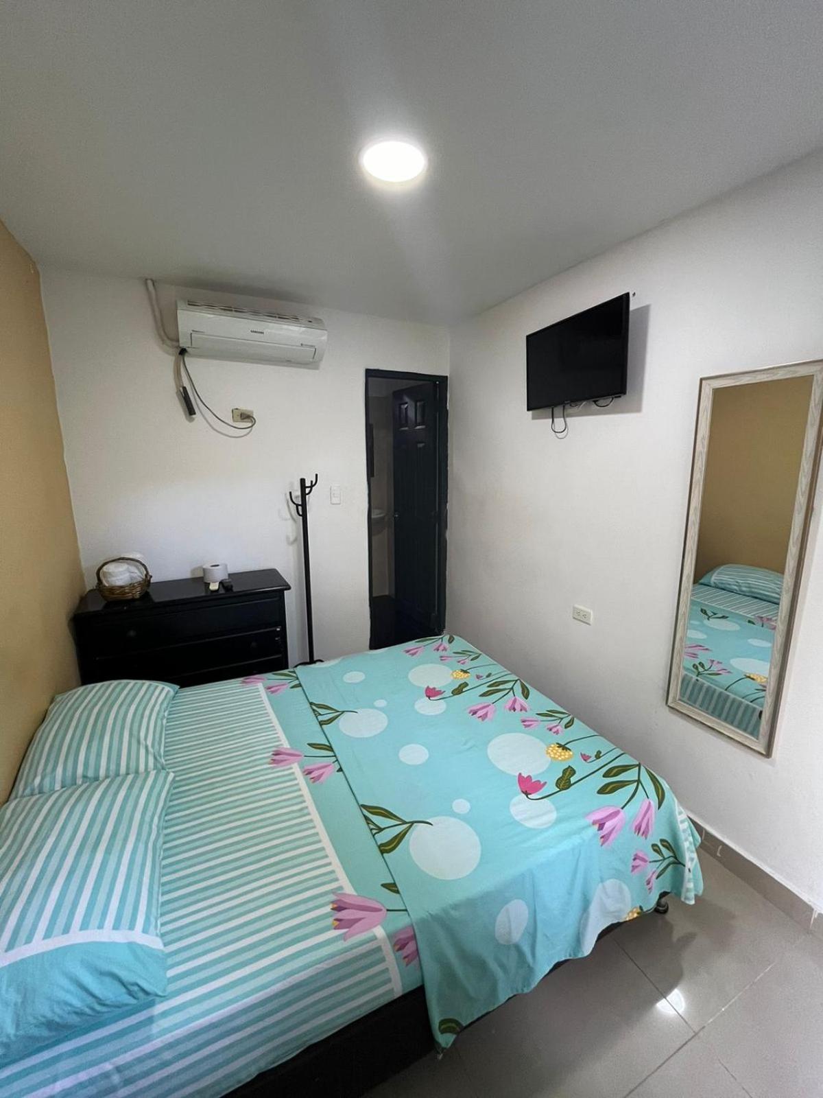 Double Room with Private Bathroom photo 2