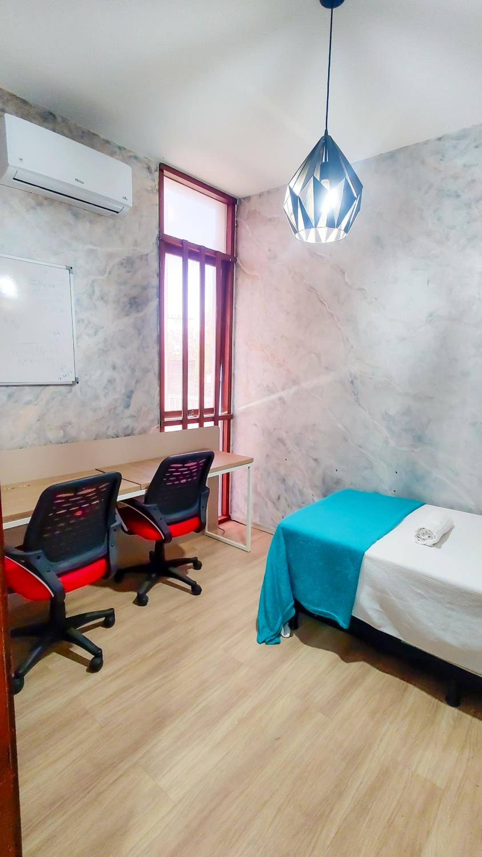 Standard Single Room With Shared Bathroom photo 2