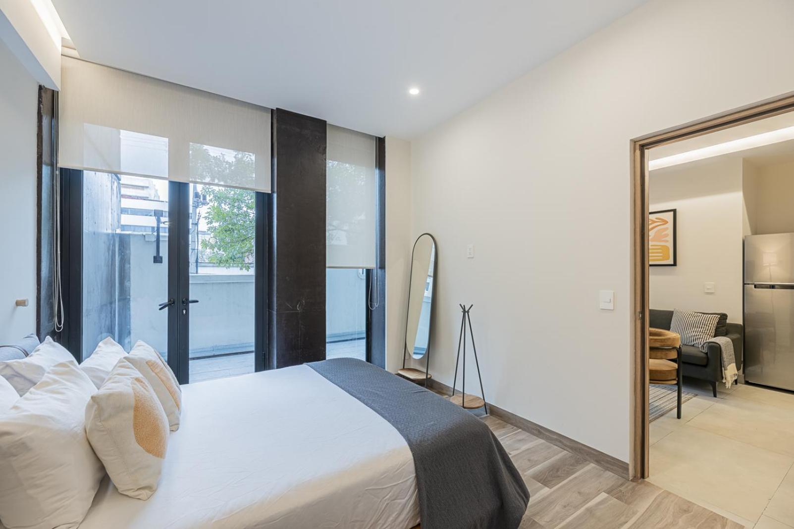 Deluxe One-Bedroom Apartment with Balcony  - Photo 11