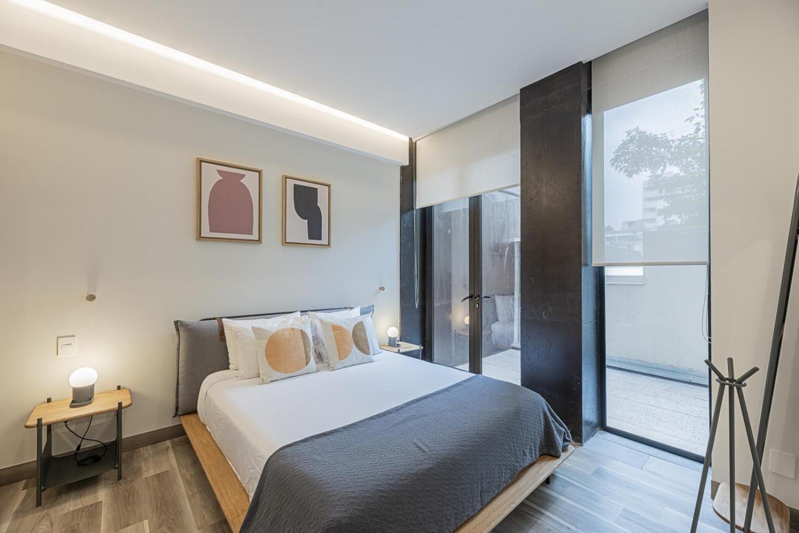 Deluxe One-Bedroom Apartment with Balcony  - Photo 10