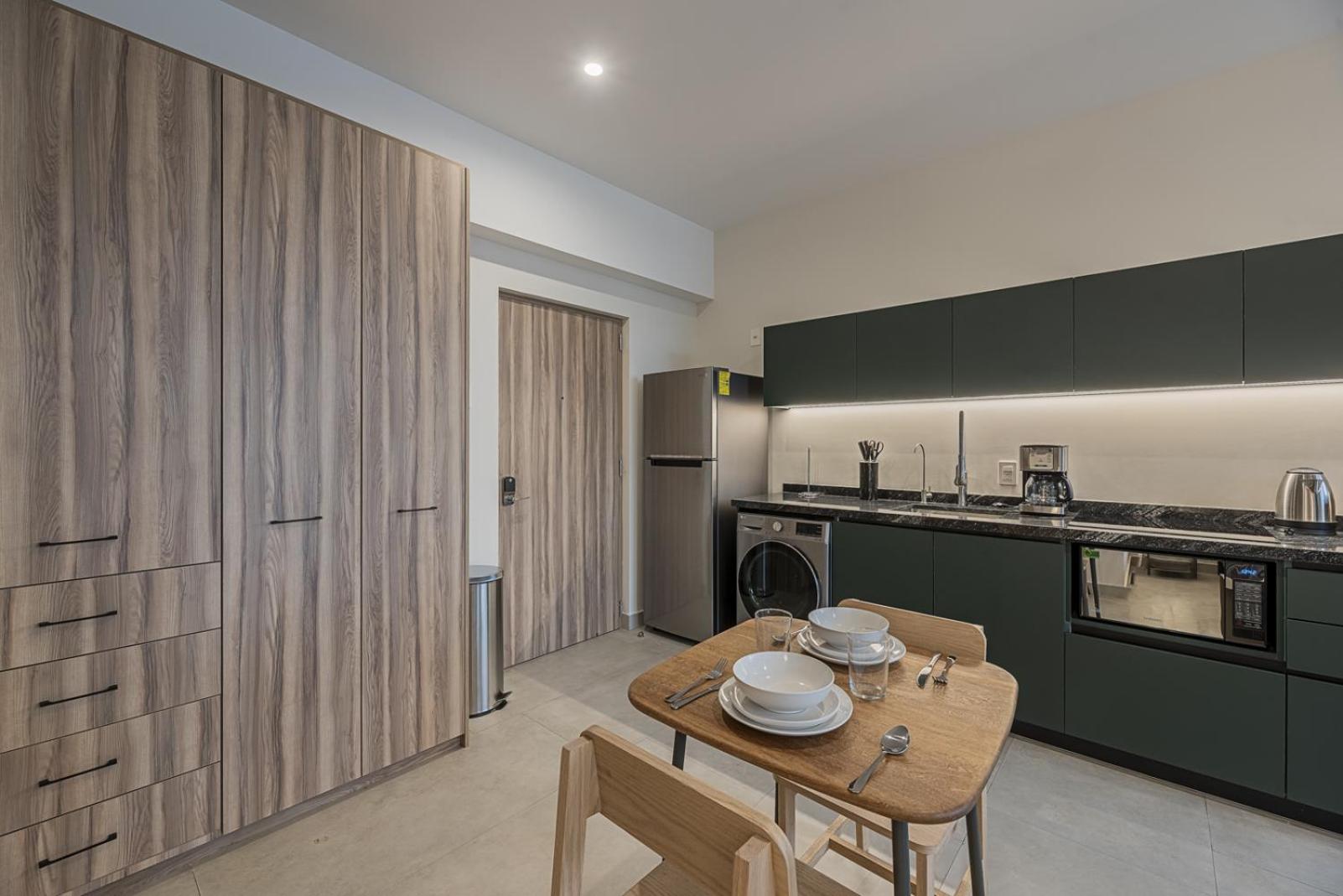 Deluxe One-Bedroom Apartment with Balcony  - Photo 15