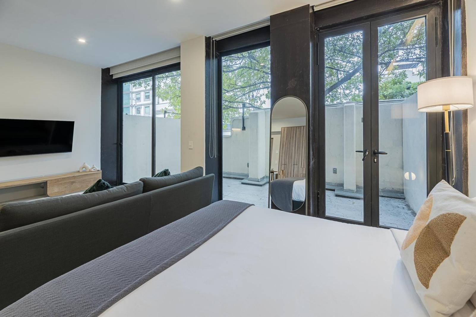 Deluxe One-Bedroom Apartment with Balcony  - Photo 20