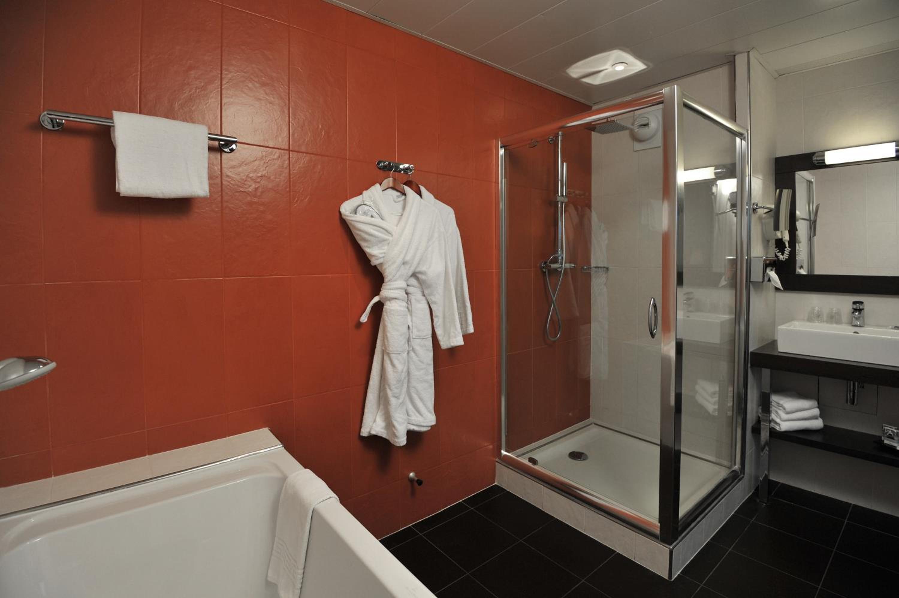 Suite - Photo 3