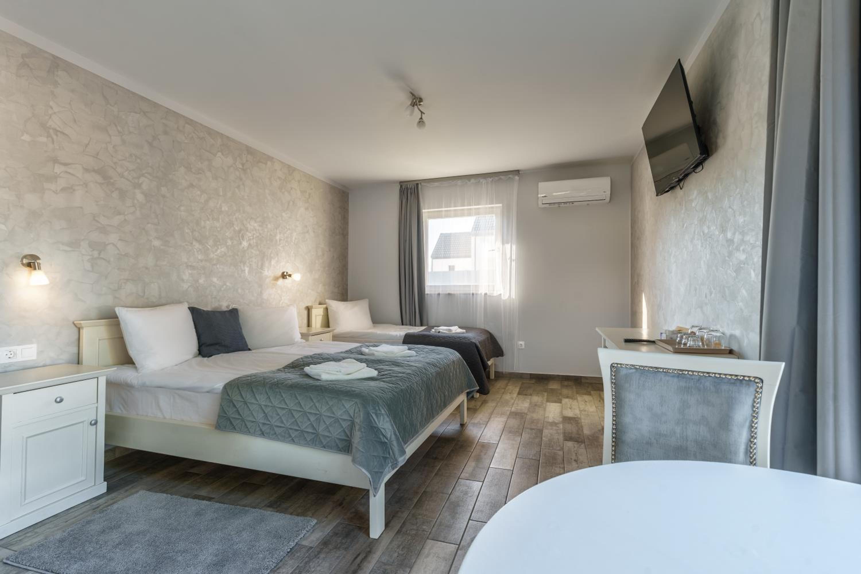 Superior Quadruple Room photo 3