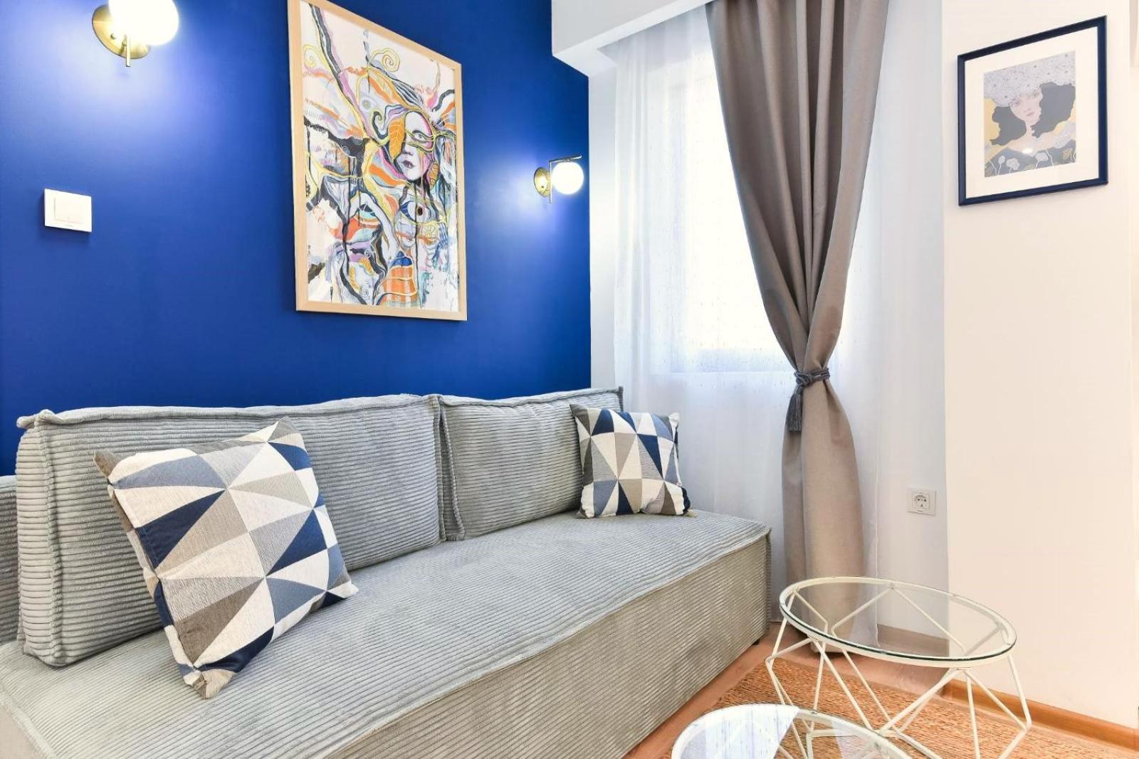 One-Bedroom Apartment photo 2