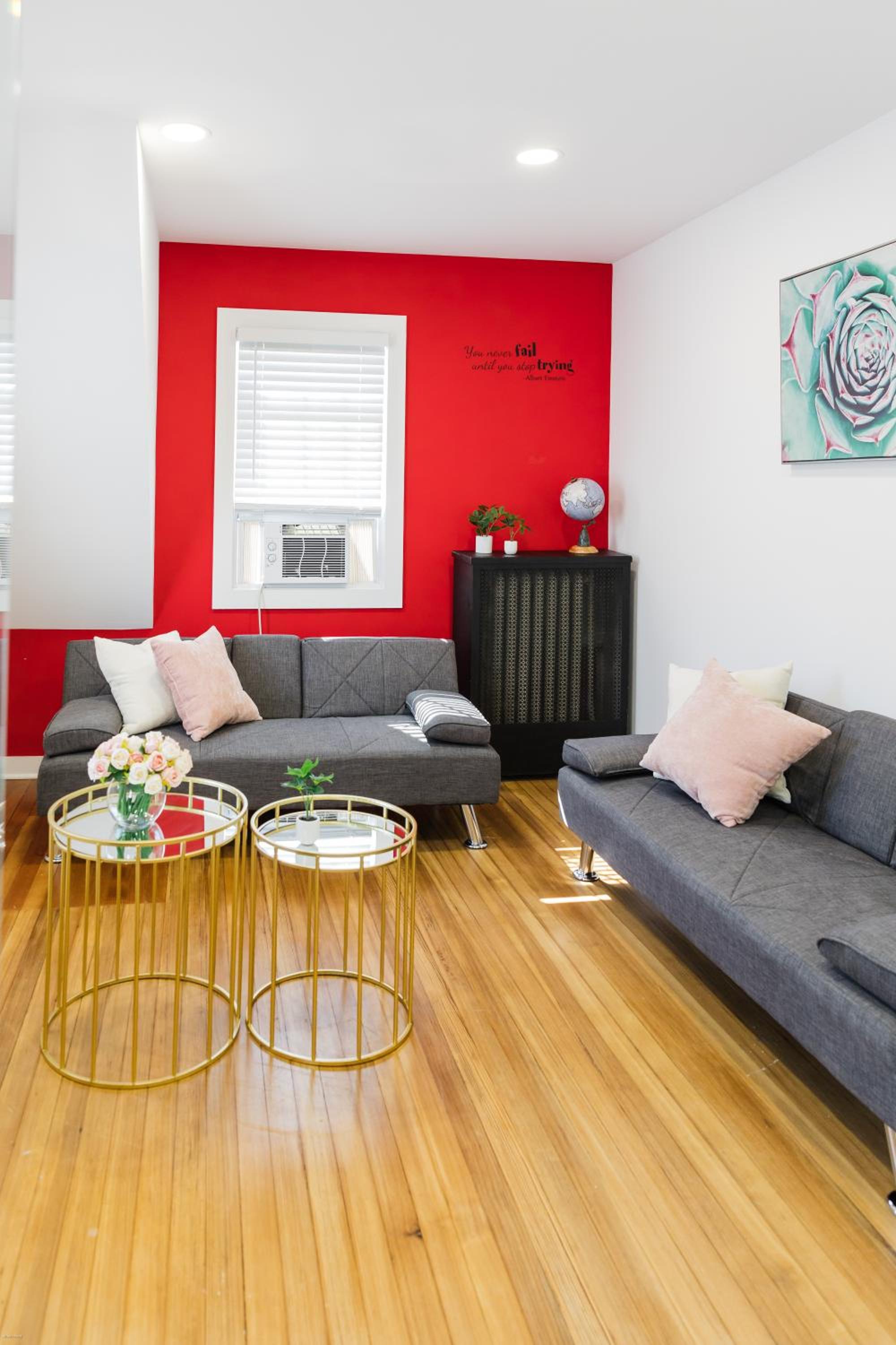 One-Bedroom House photo 2