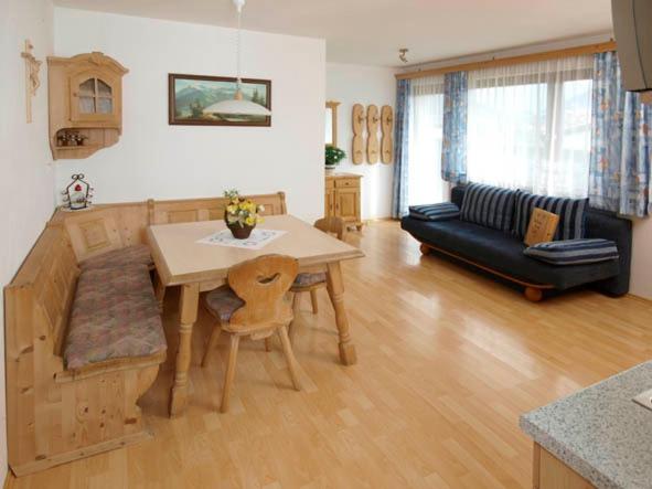 Two-Bedroom Apartment with Terrace photo 3