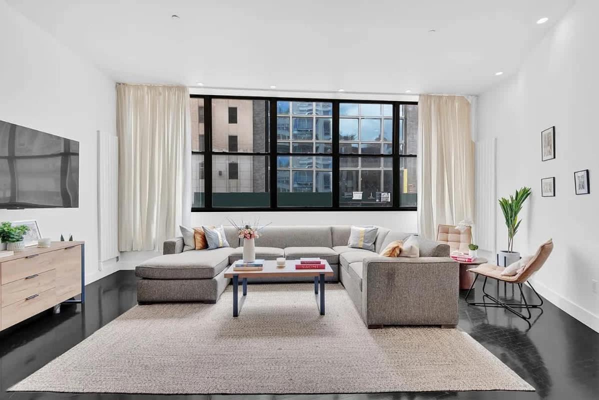 Apartment photo 2
