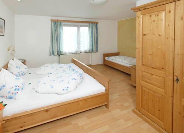 Large Two-Bedroom Apartment with Balcony photo 2