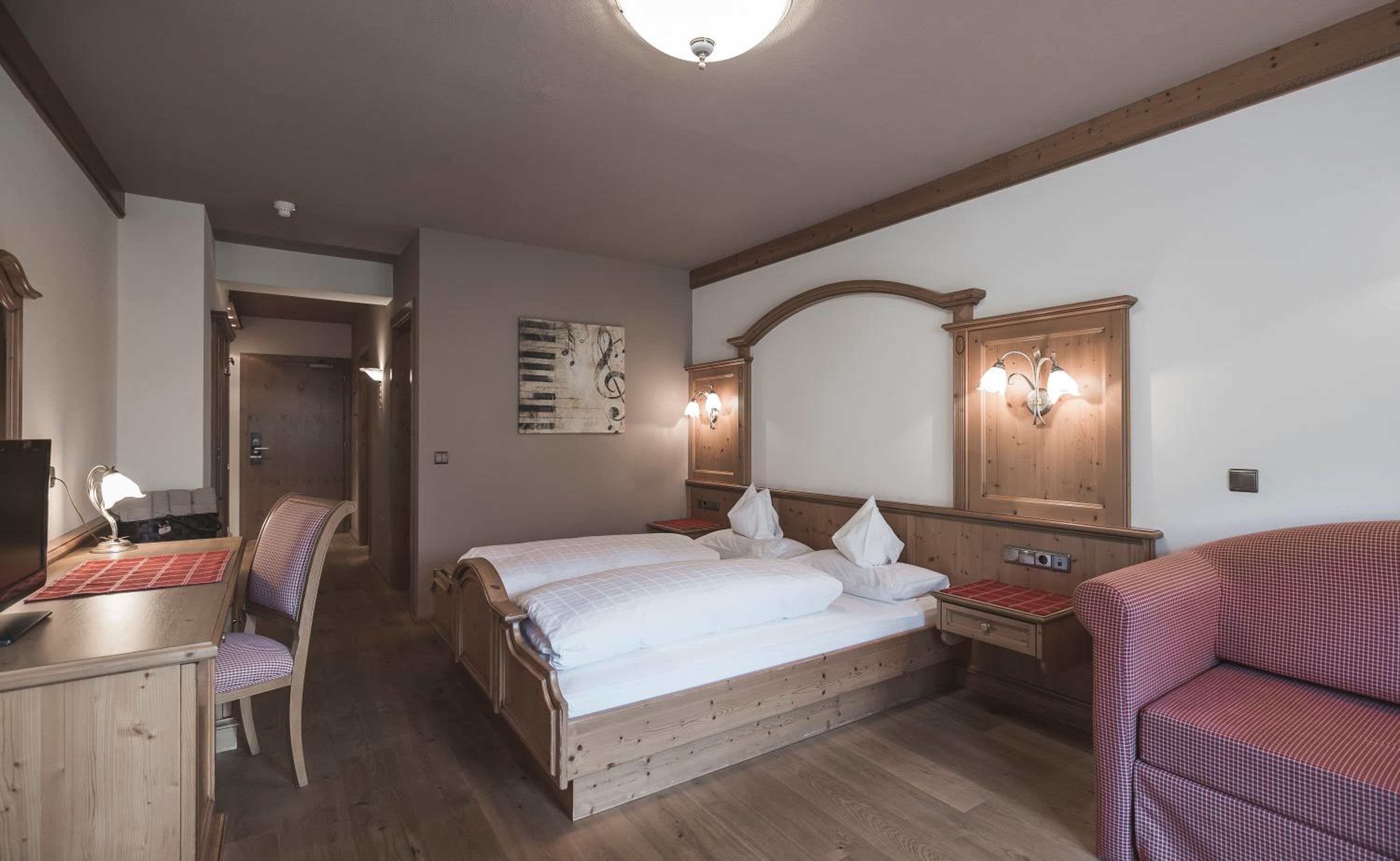 Comfort Double Room with Balcony - Photo 2