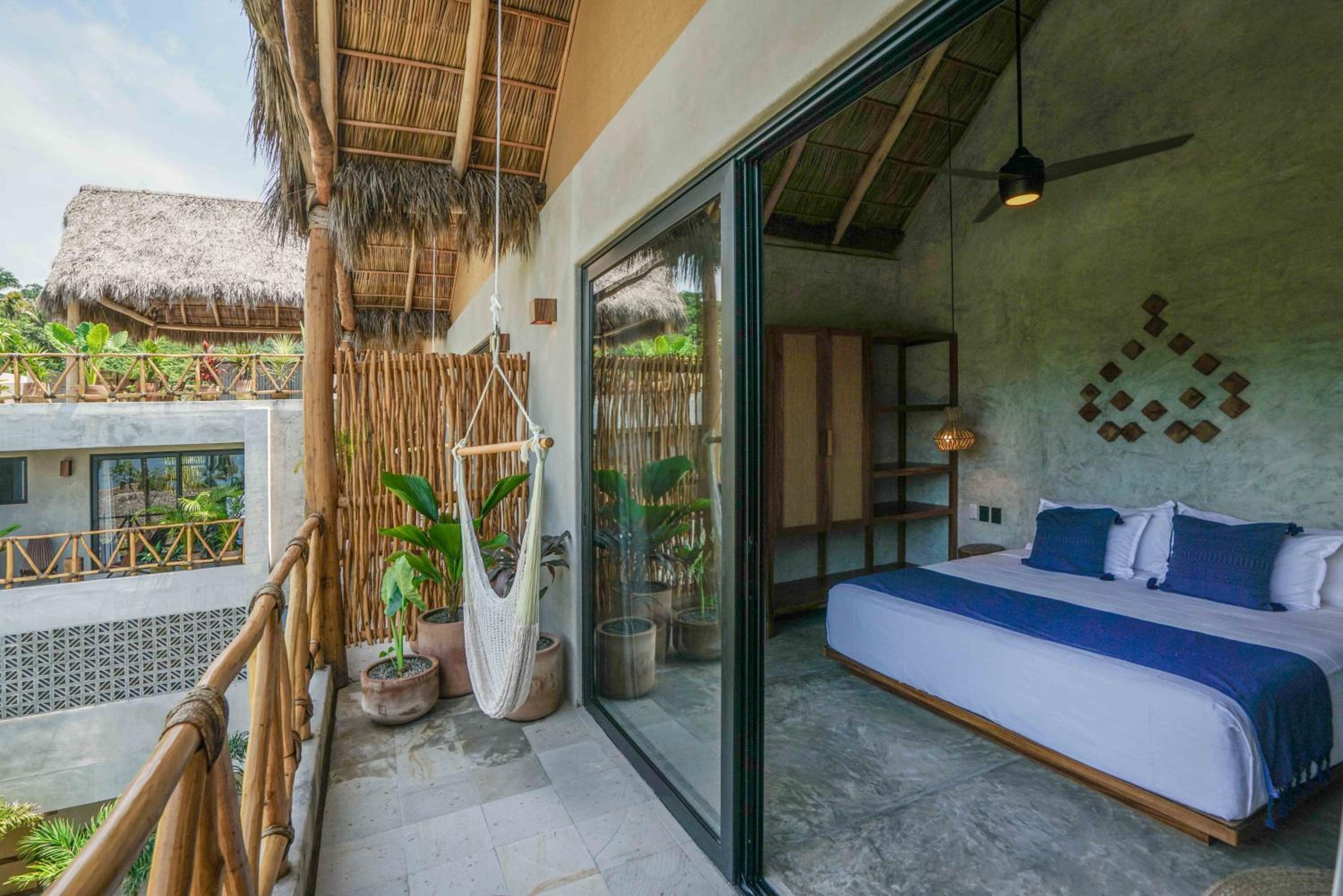 Quarto Duplo Deluxe com Varanda e Vista para o Mar