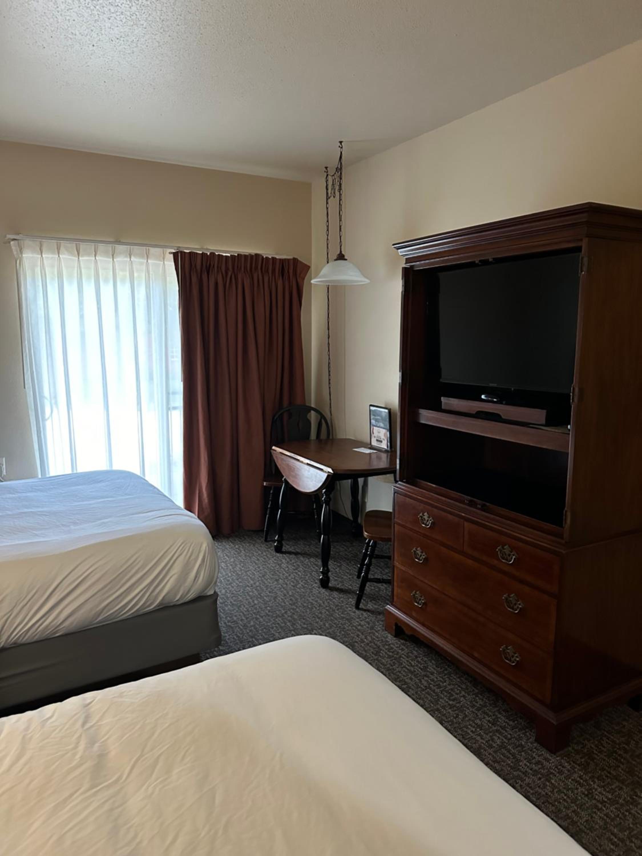 Standard Queen Room