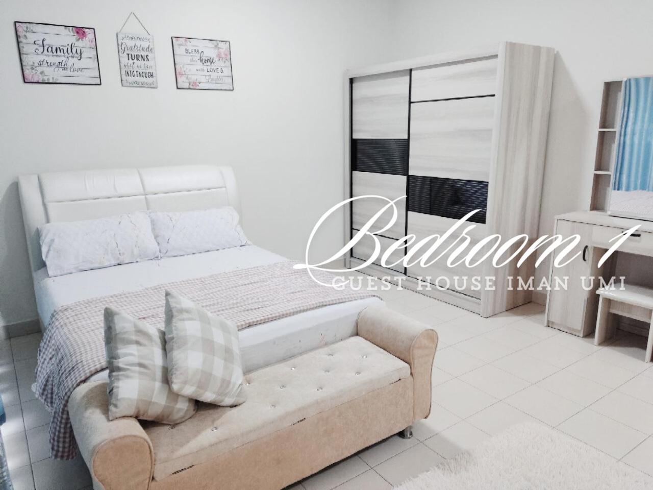 Four-Bedroom House photo 1