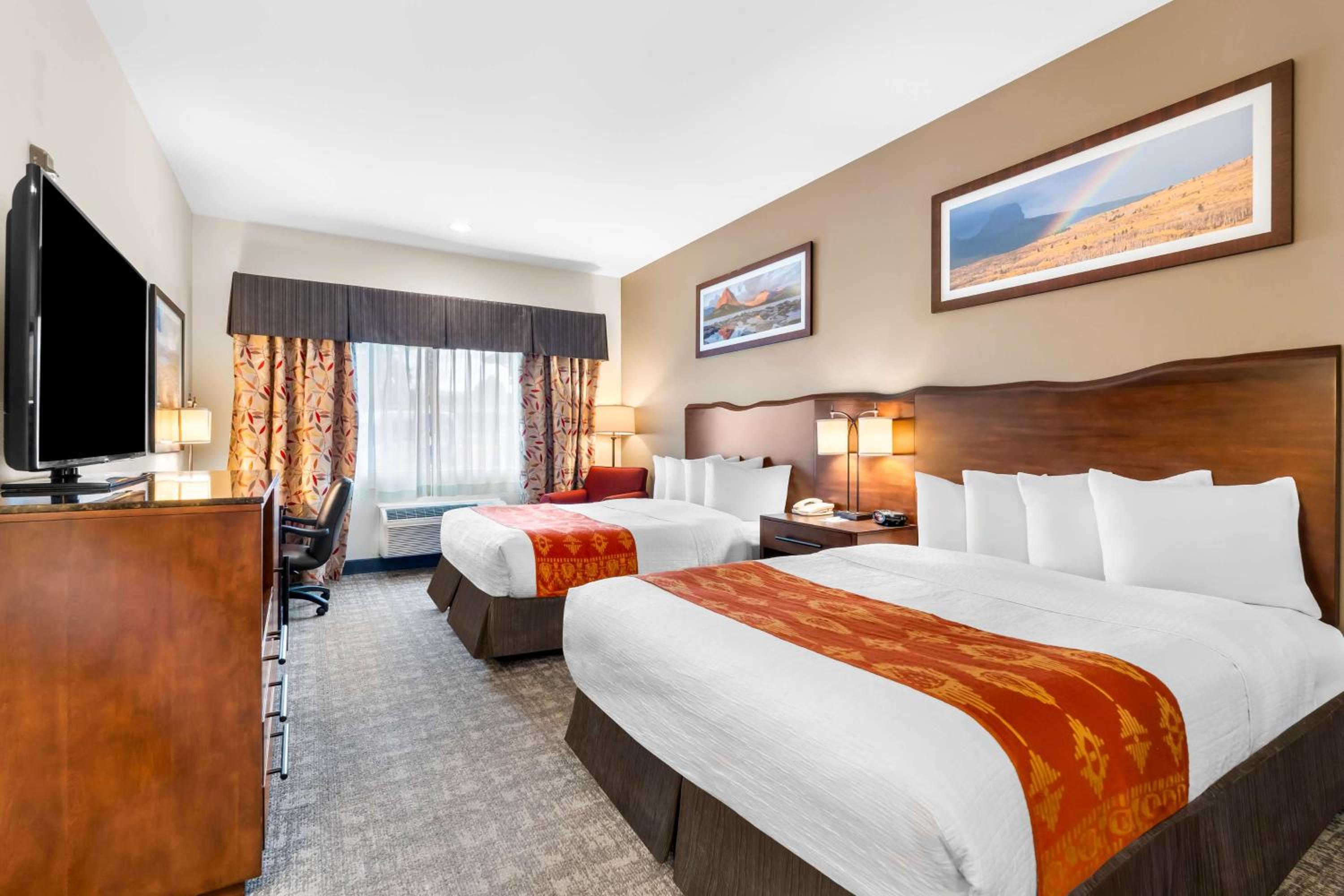 Queen Room with Two Queen Beds and Roll-In Shower - Mobility Access/Non-Smoking - Photo 1