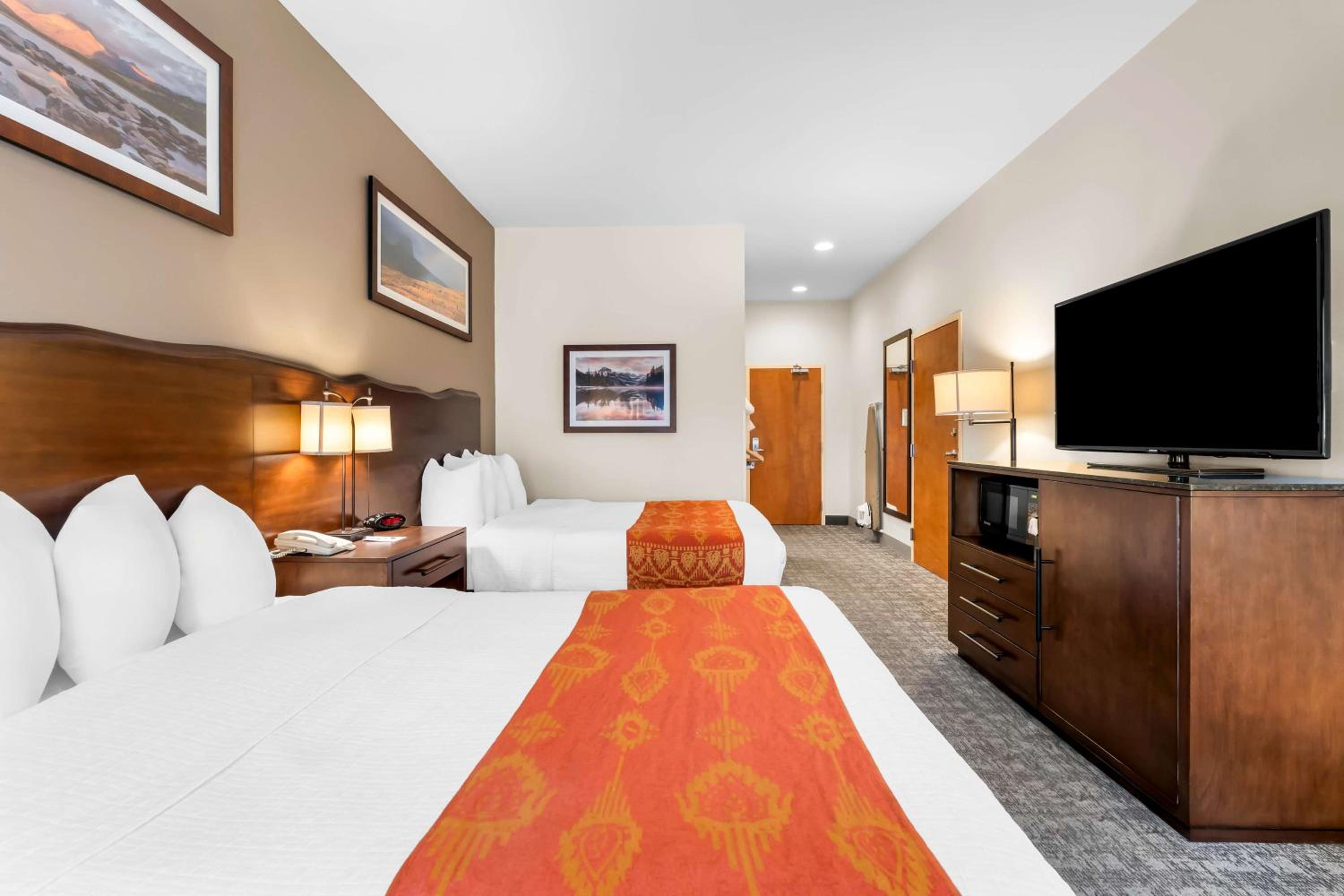 Queen Room with Two Queen Beds and Roll-In Shower - Mobility Access/Non-Smoking - Photo 5