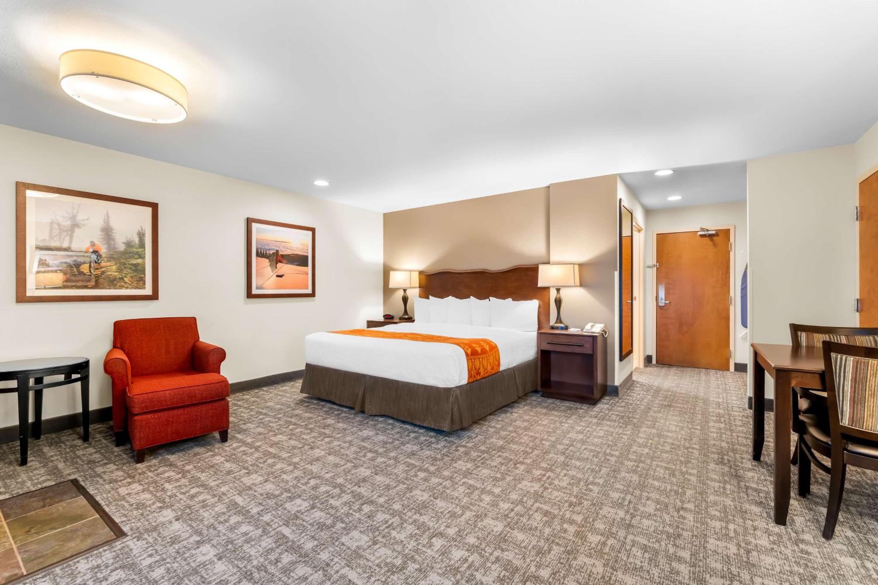 King Suite with Fireplace