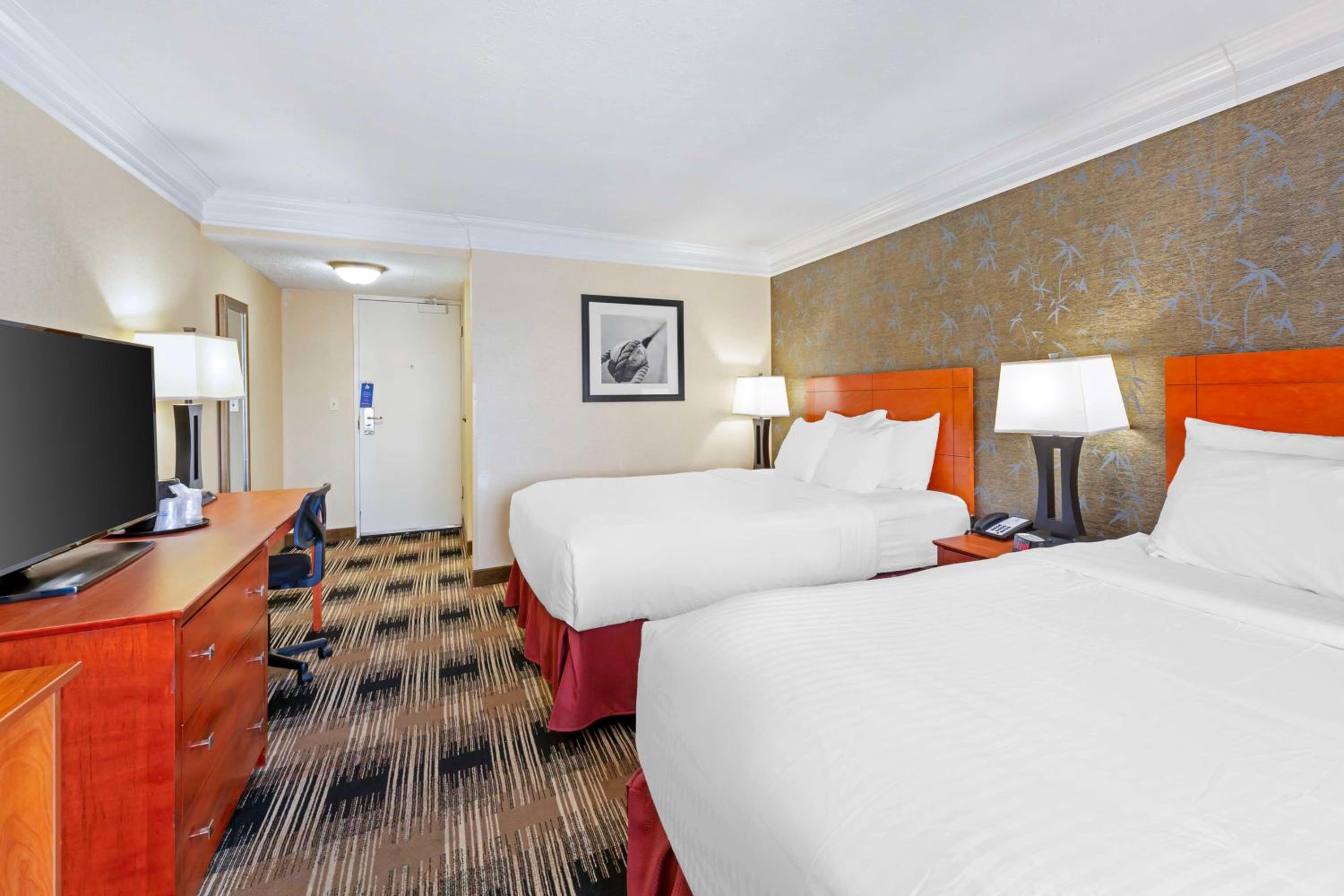 Double Room with Two Double Beds - Non-Smoking
