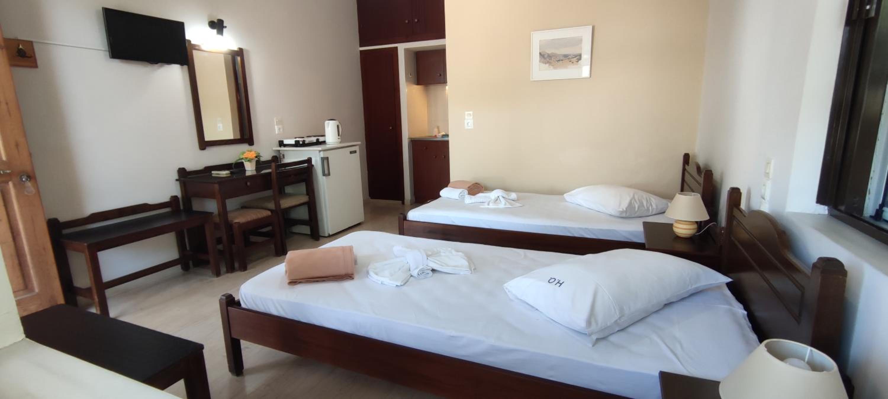 Standard Twin Room photo 2