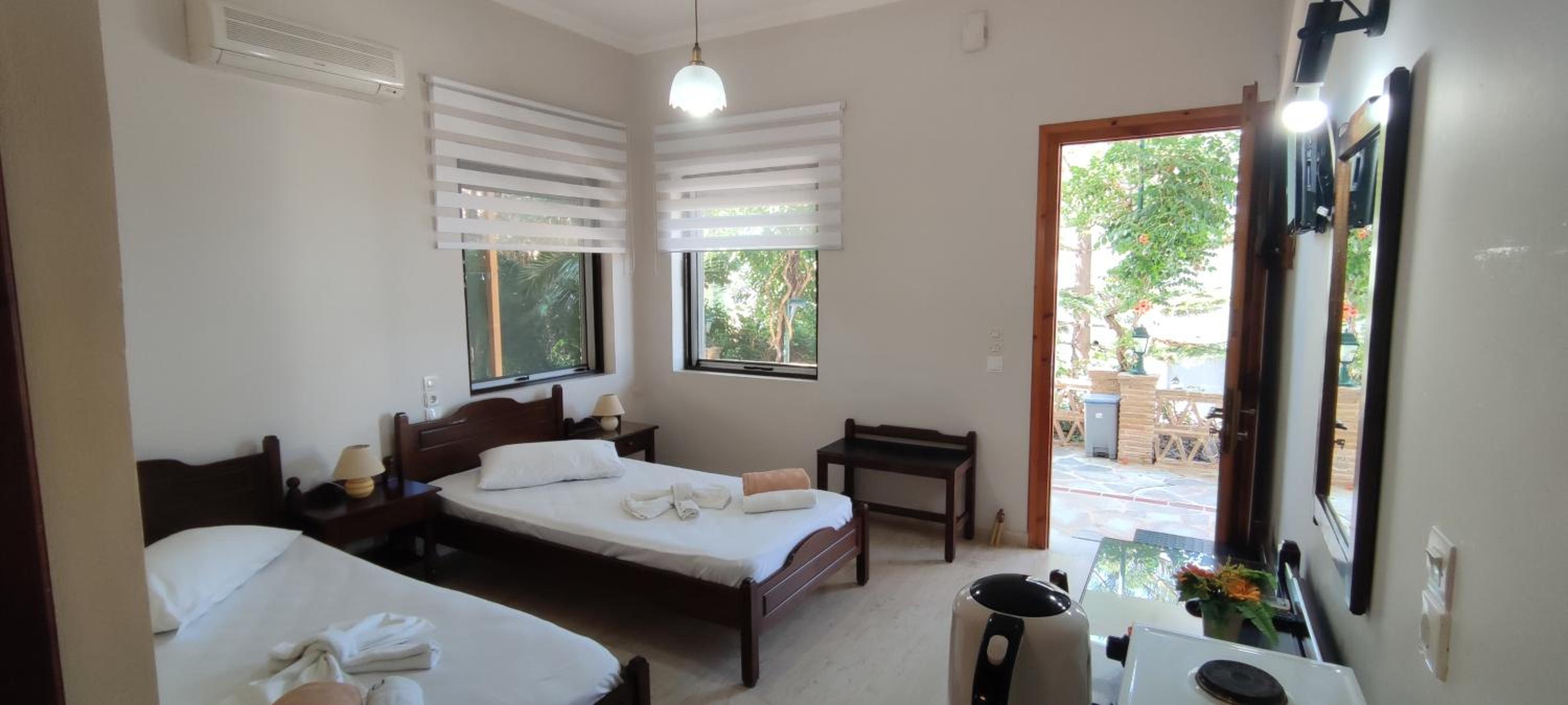 Standard Twin Room photo 3