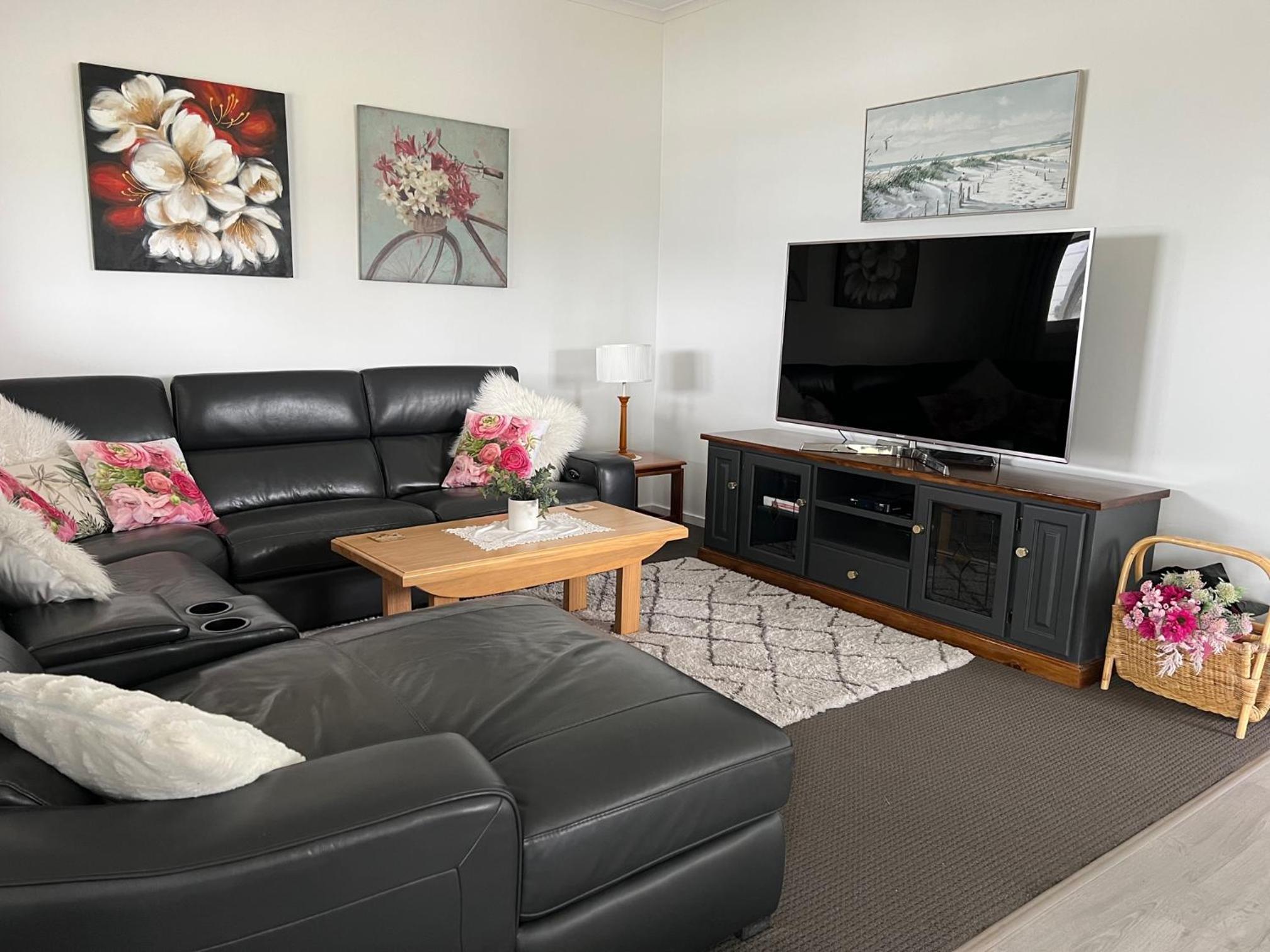 Three-Bedroom Vacation Home  photo 1