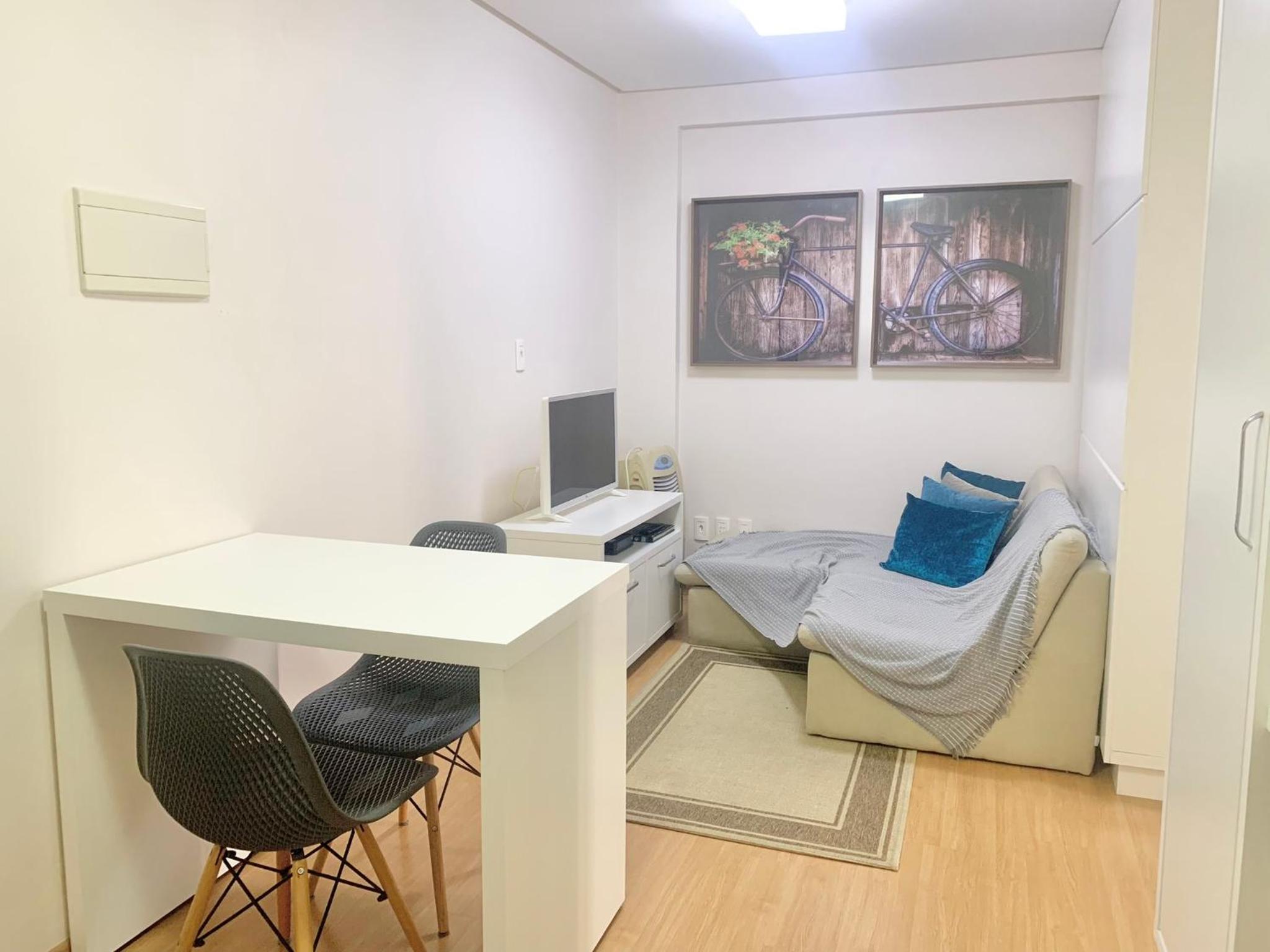 One-Bedroom Apartment photo 1