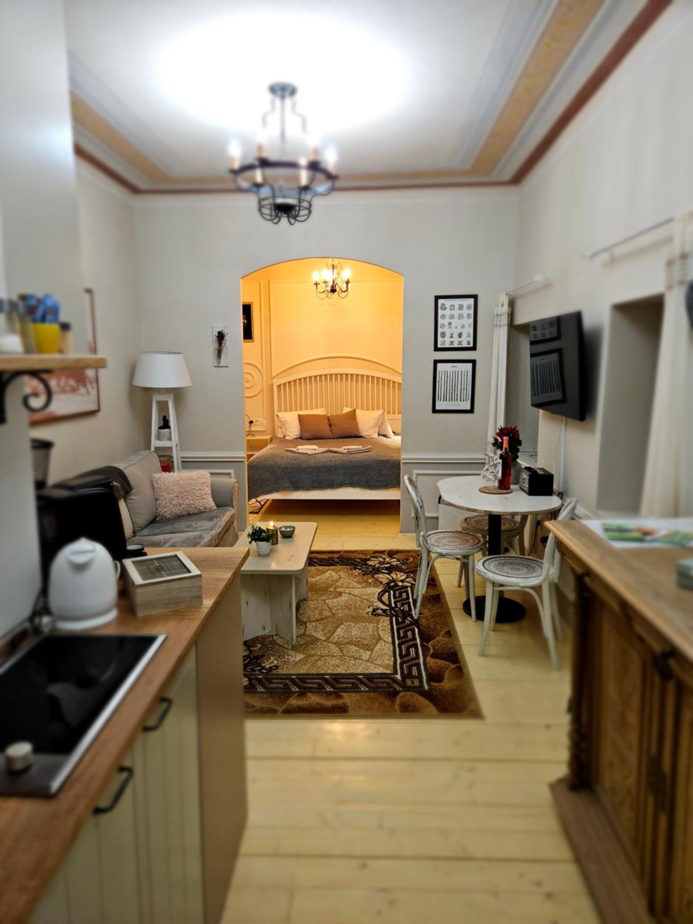 One-Bedroom Apartment - Photo 1