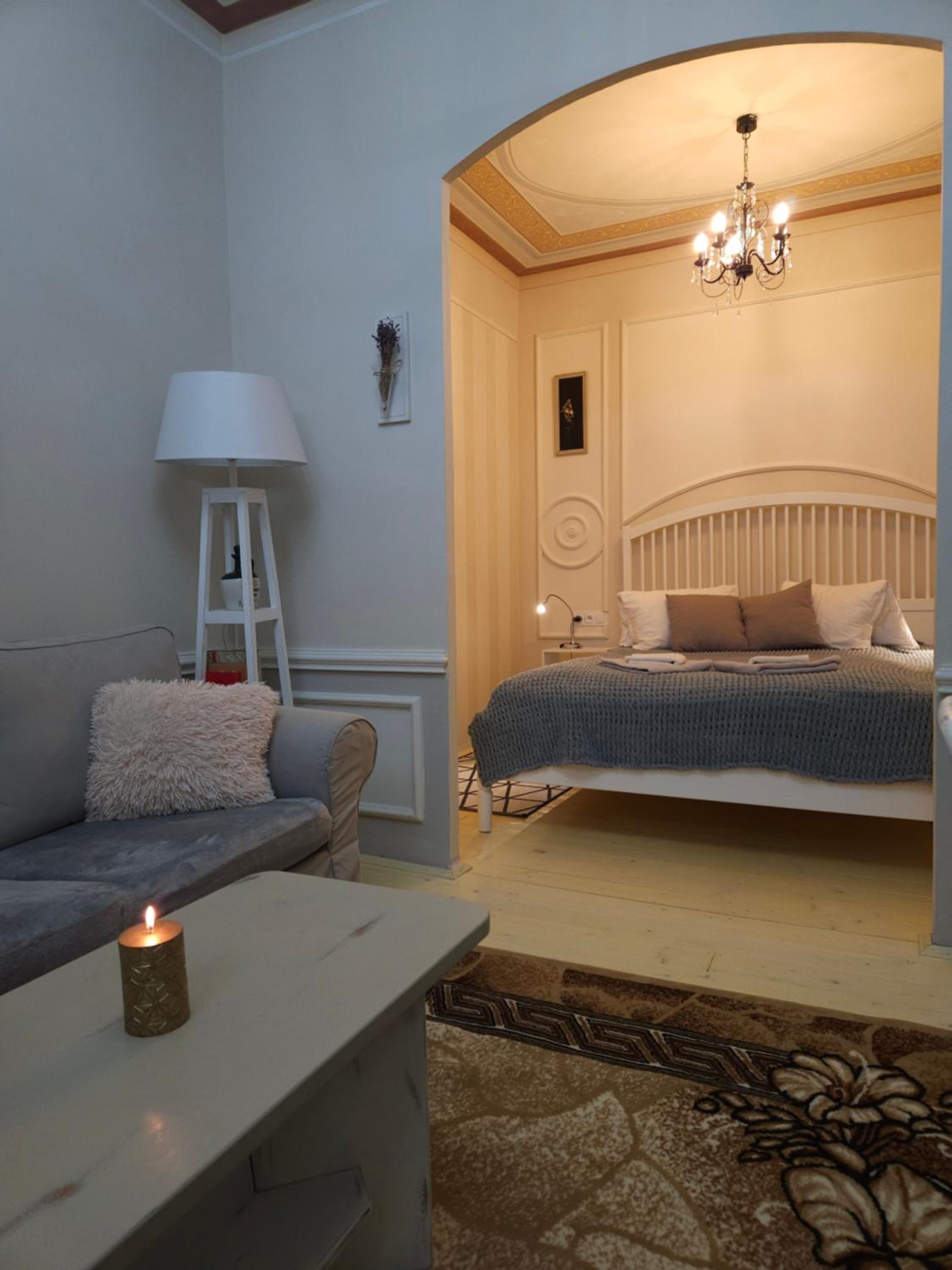 One-Bedroom Apartment - Photo 32