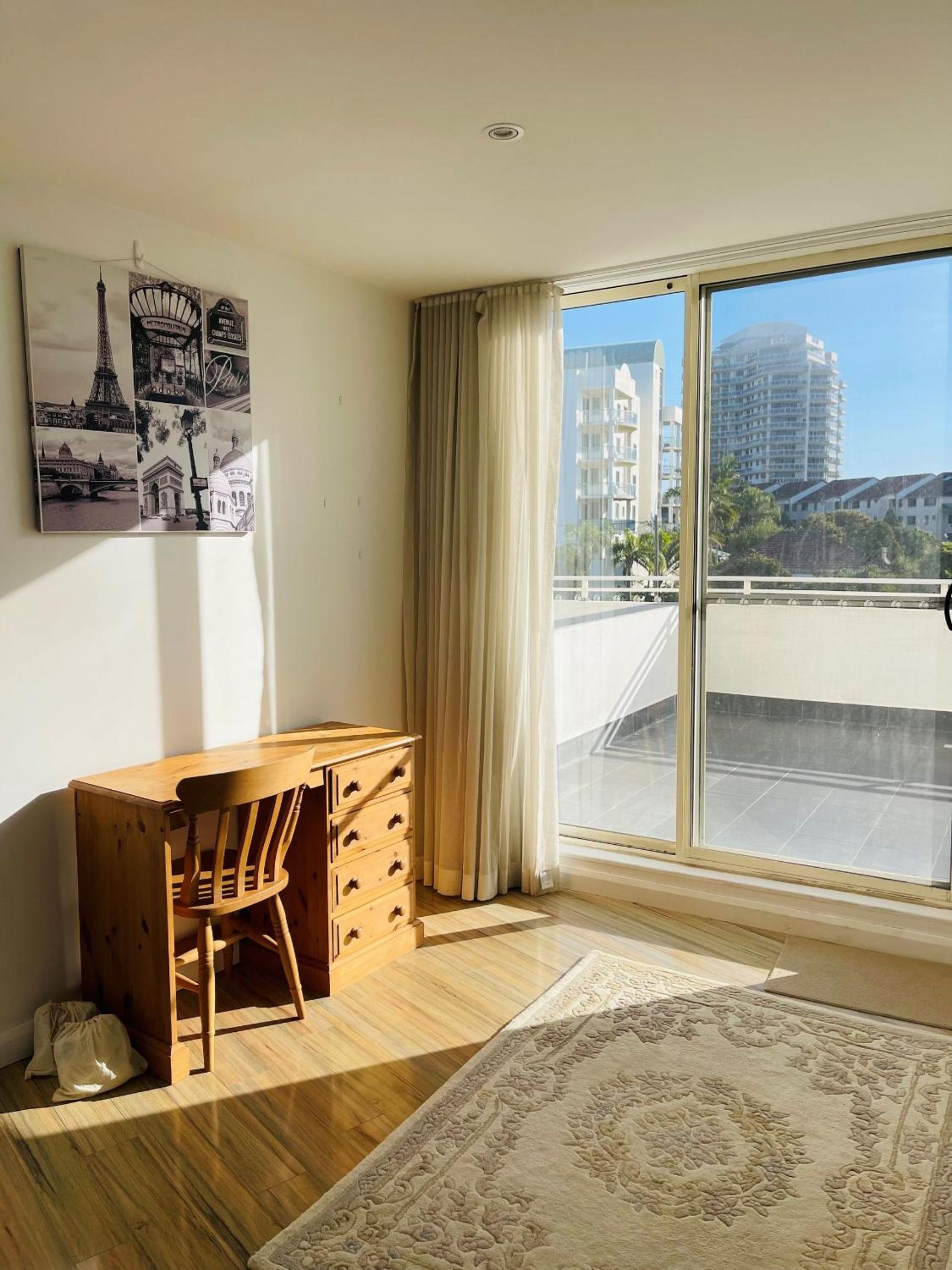 Apartment with Balcony photo 2