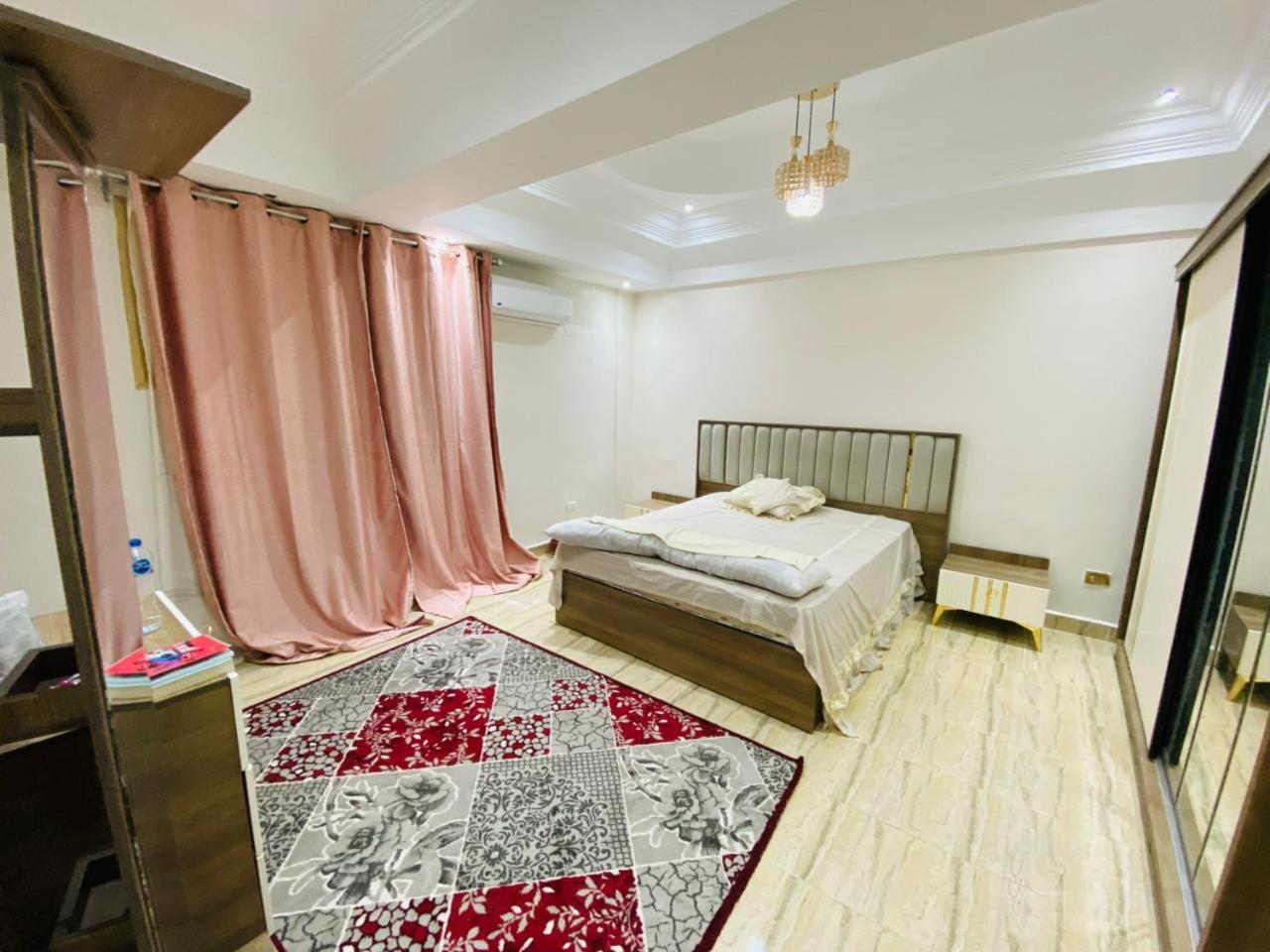 Three-Bedroom Apartment photo 2