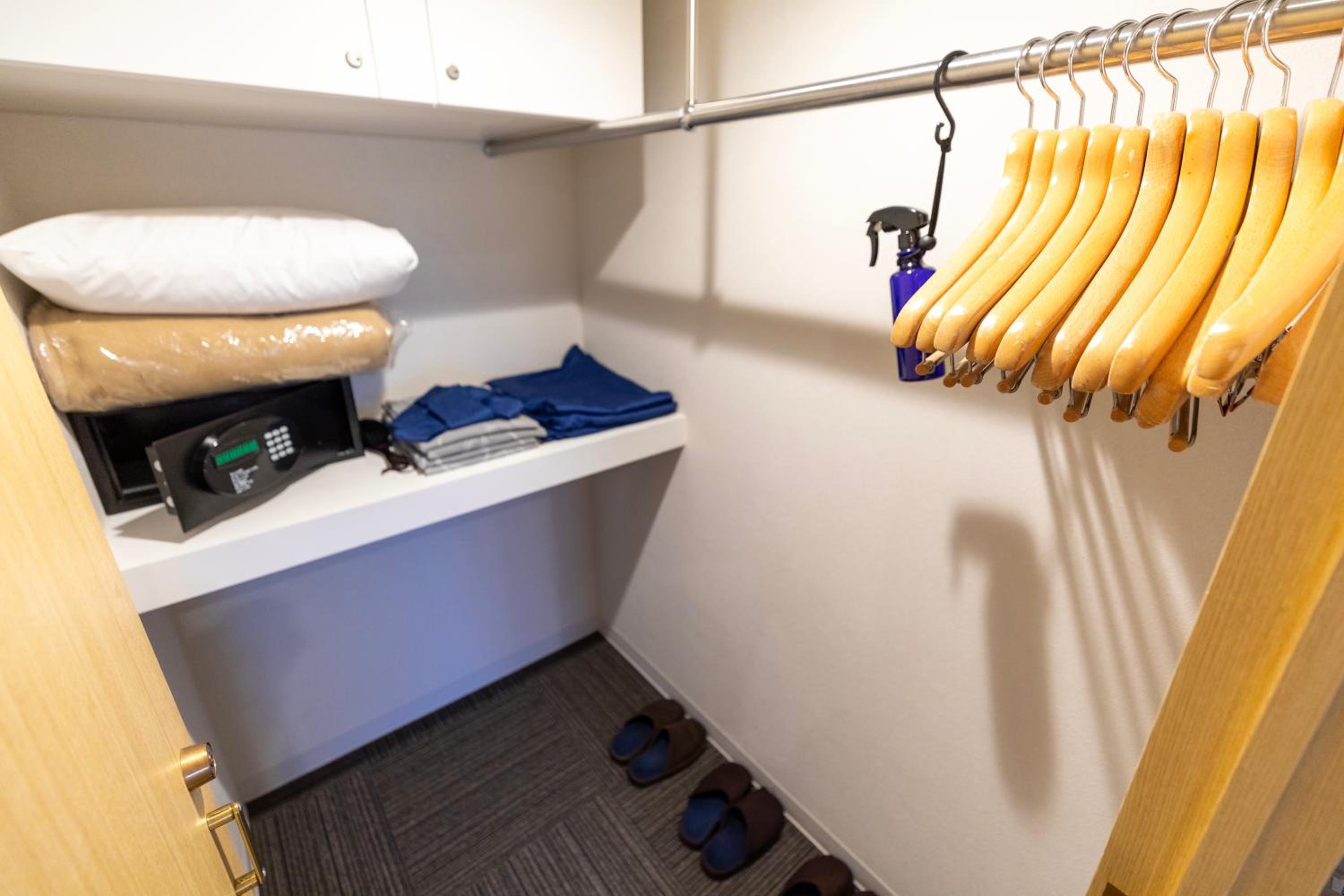 Deluxe Quadruple Room (7F.10F) with Mt.Fuji View - Non-Smoking - Upper Floor - No Daily Cleaning thumbnail 6