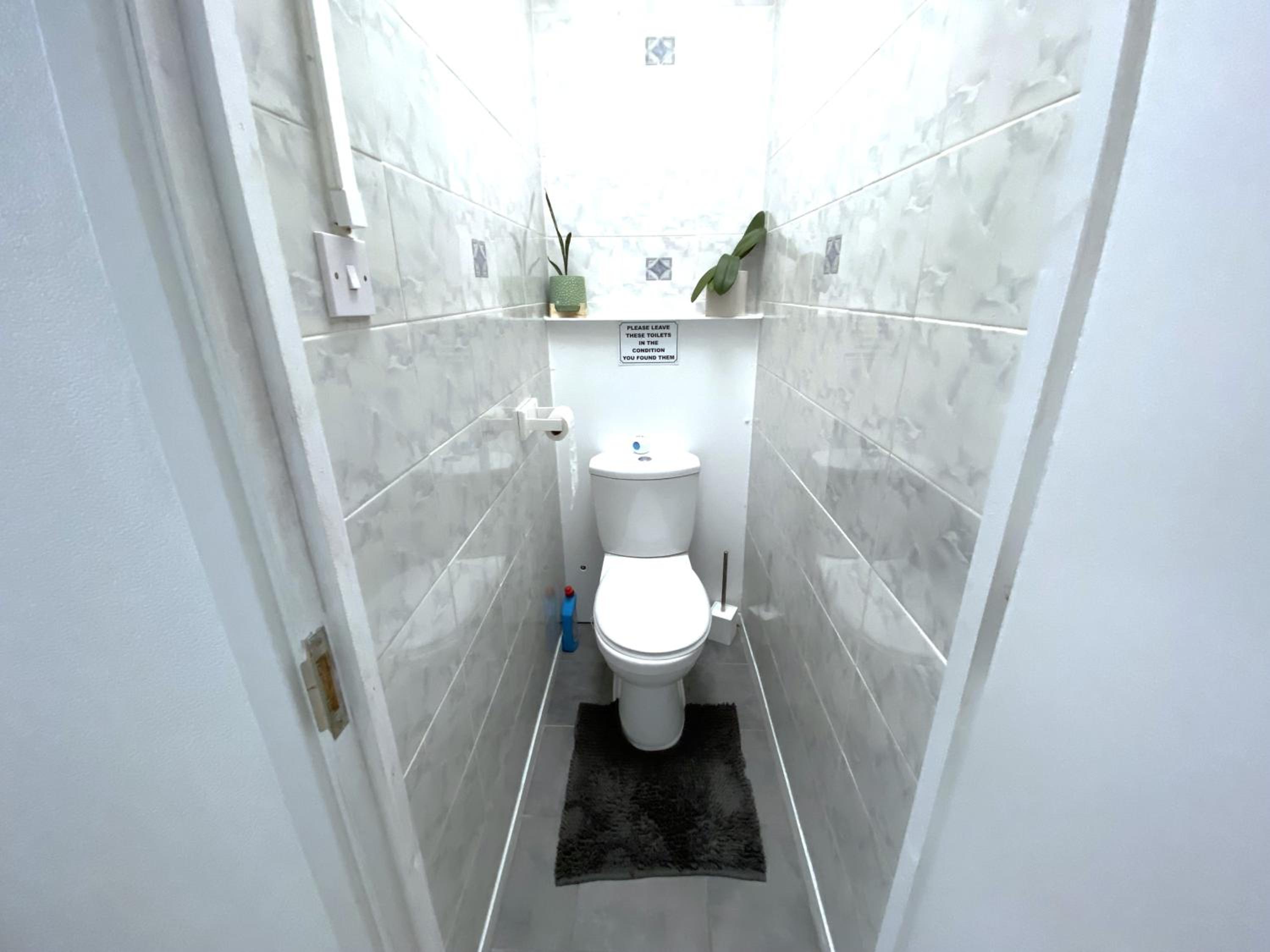 Budget Double Room photo 3