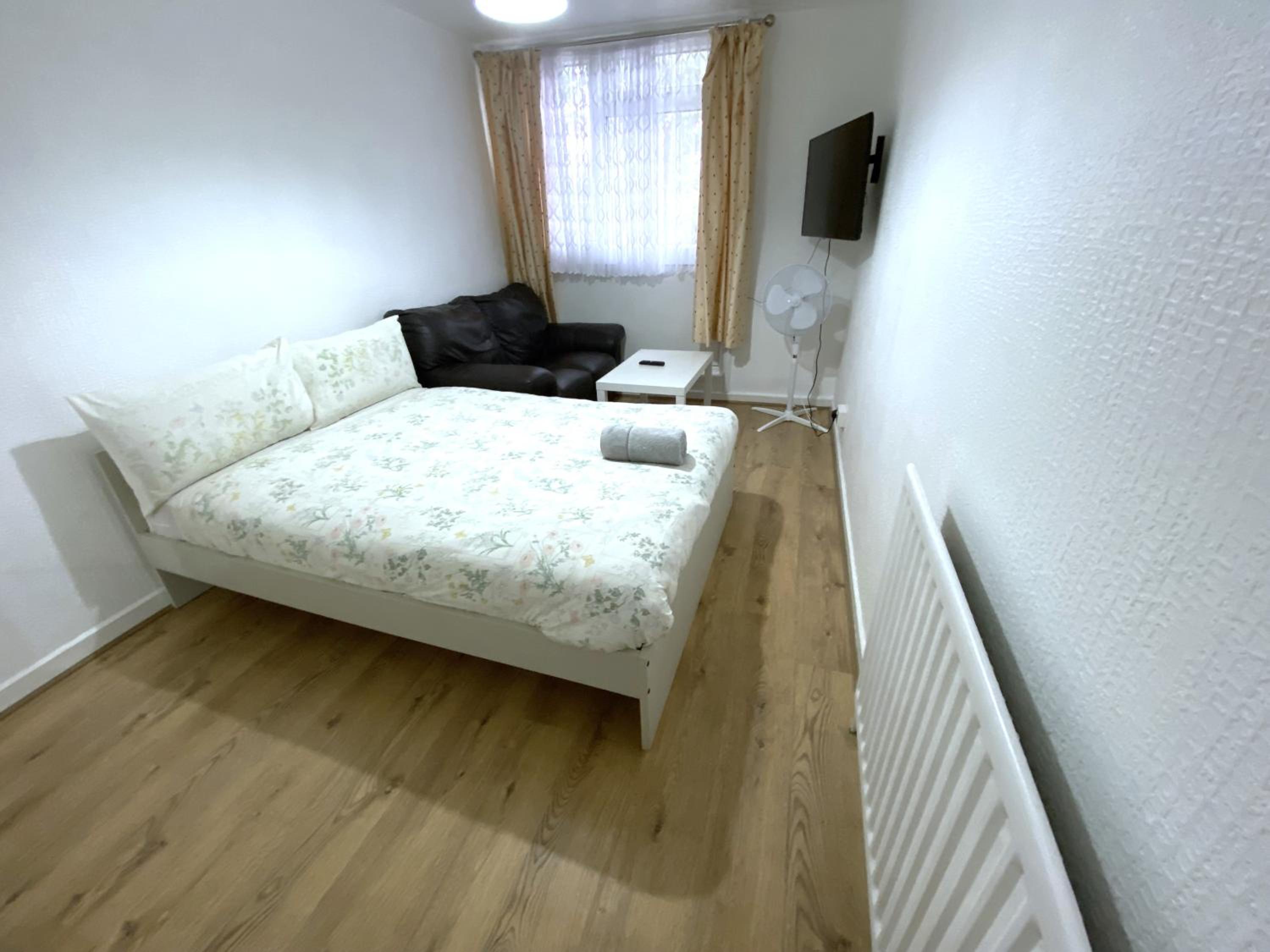 Budget Double Room photo 1
