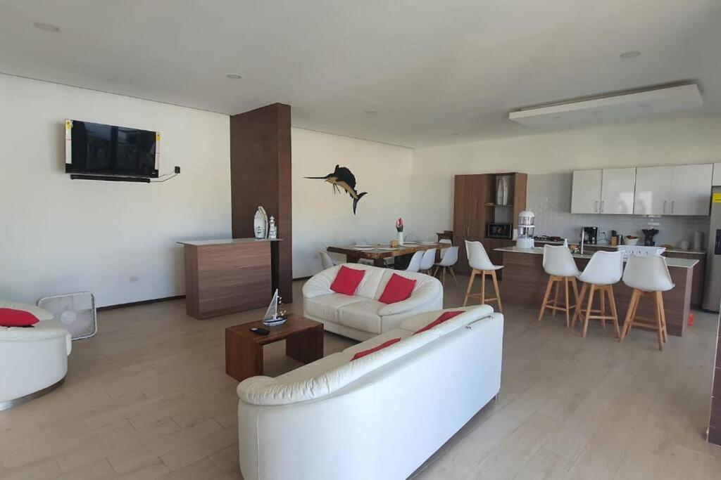 Villa photo 3