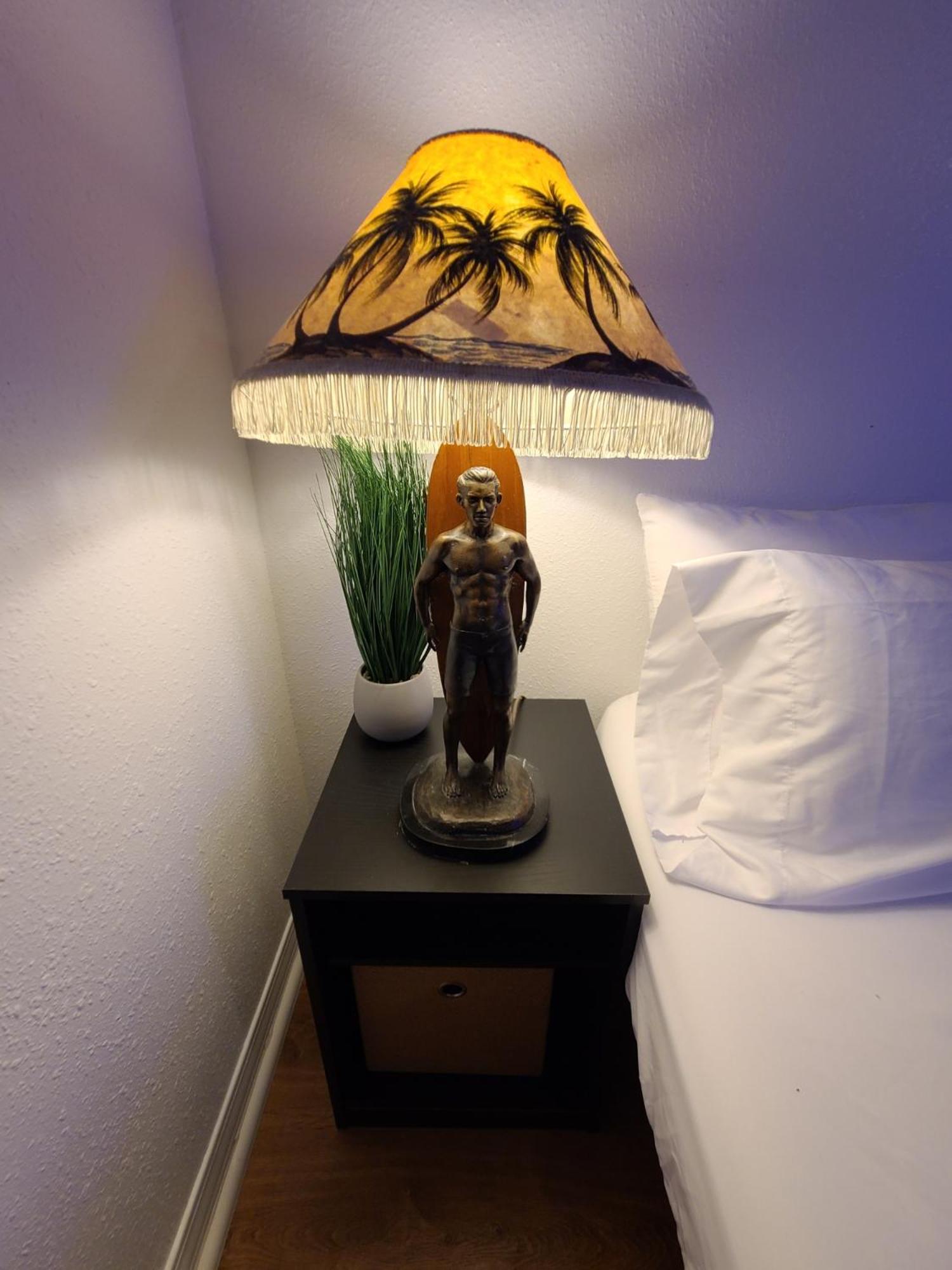 Studio private owned at Luana Hotel & Suites, partial ocean & city view, no resort, and valet parking 40 a day reduced in room rate!!!: room & sleeping area photo