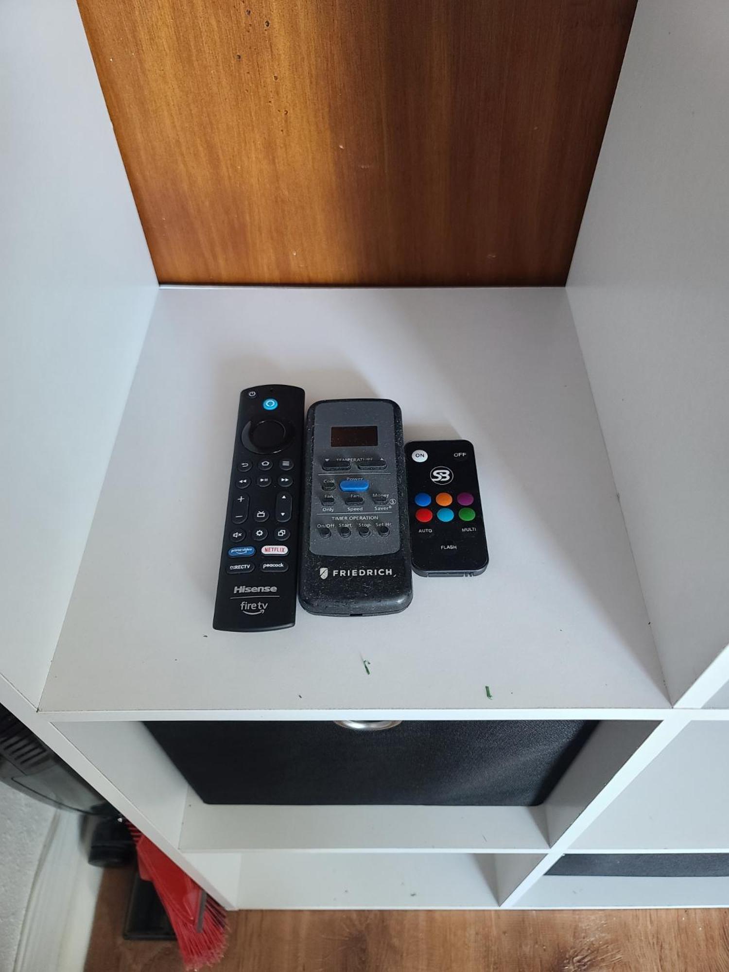 Studio private owned at Luana Hotel & Suites, partial ocean & city view, no resort, and valet parking 40 a day reduced in room rate!!!: Studio with Ocean View photo