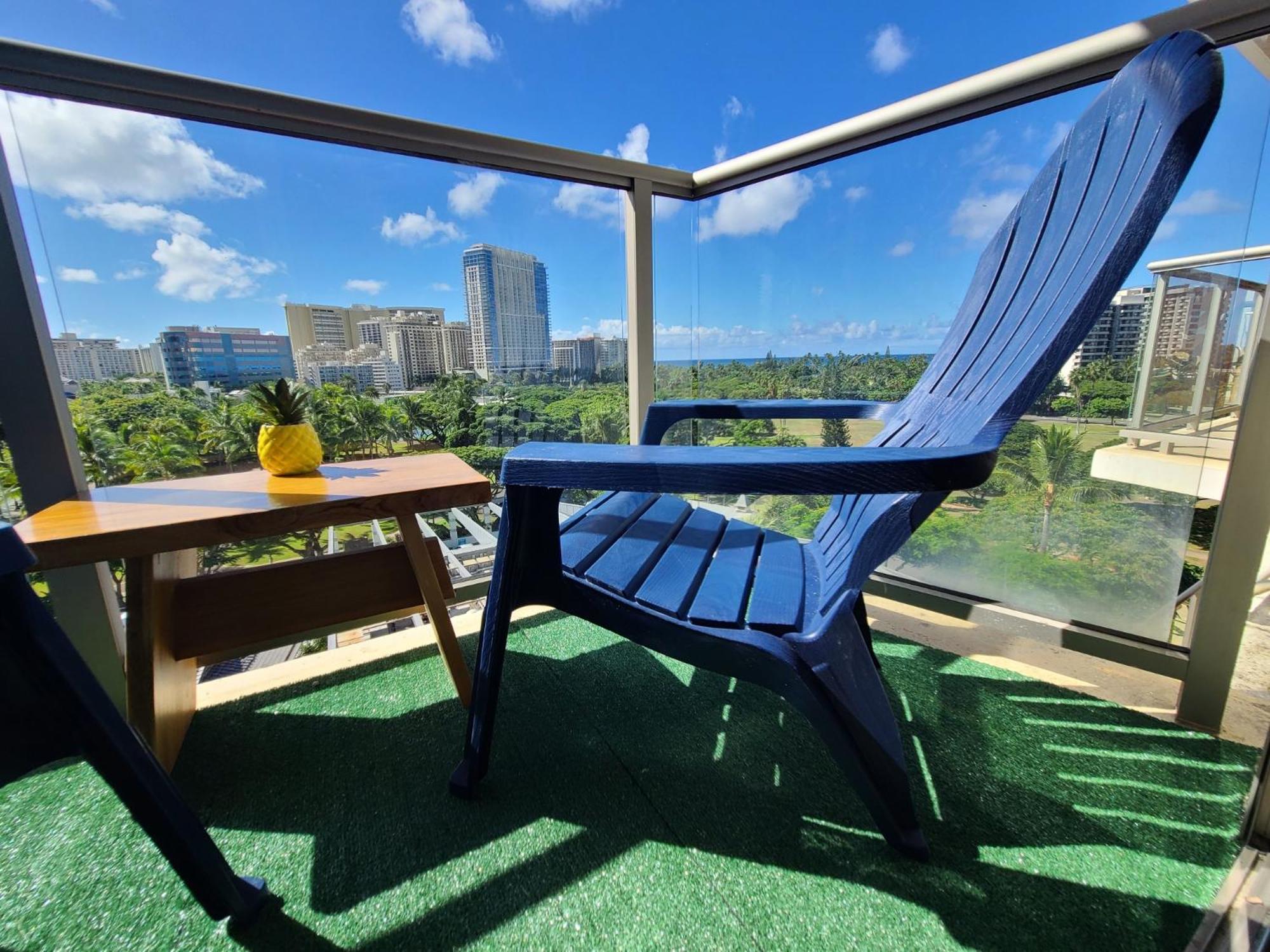 Studio private owned at Luana Hotel & Suites, partial ocean & city view, no resort, and valet parking 40 a day reduced in room rate!!!: Studio with Ocean View photo