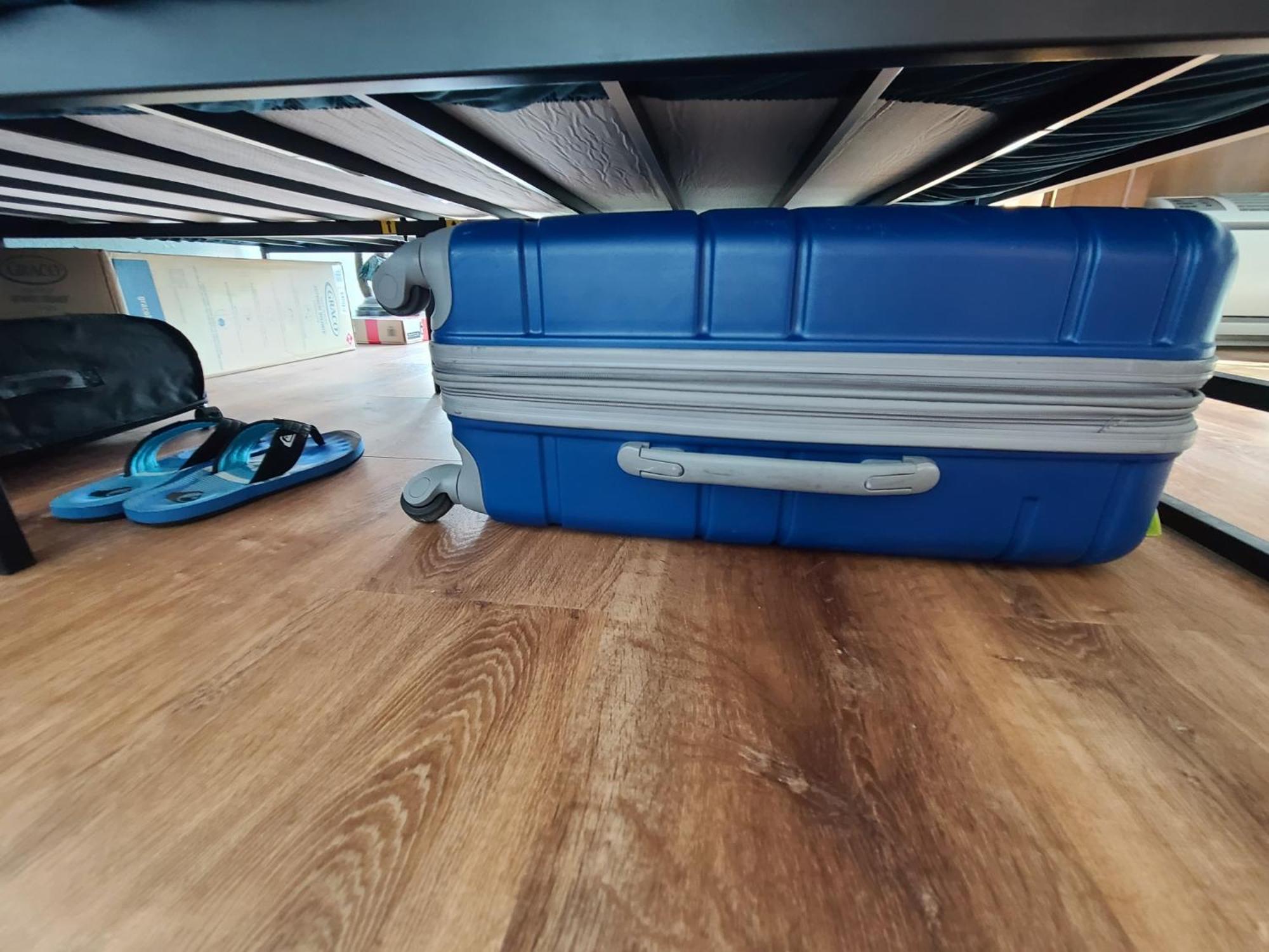 Studio private owned at Luana Hotel & Suites, partial ocean & city view, no resort, and valet parking 40 a day reduced in room rate!!!: Studio with Ocean View photo