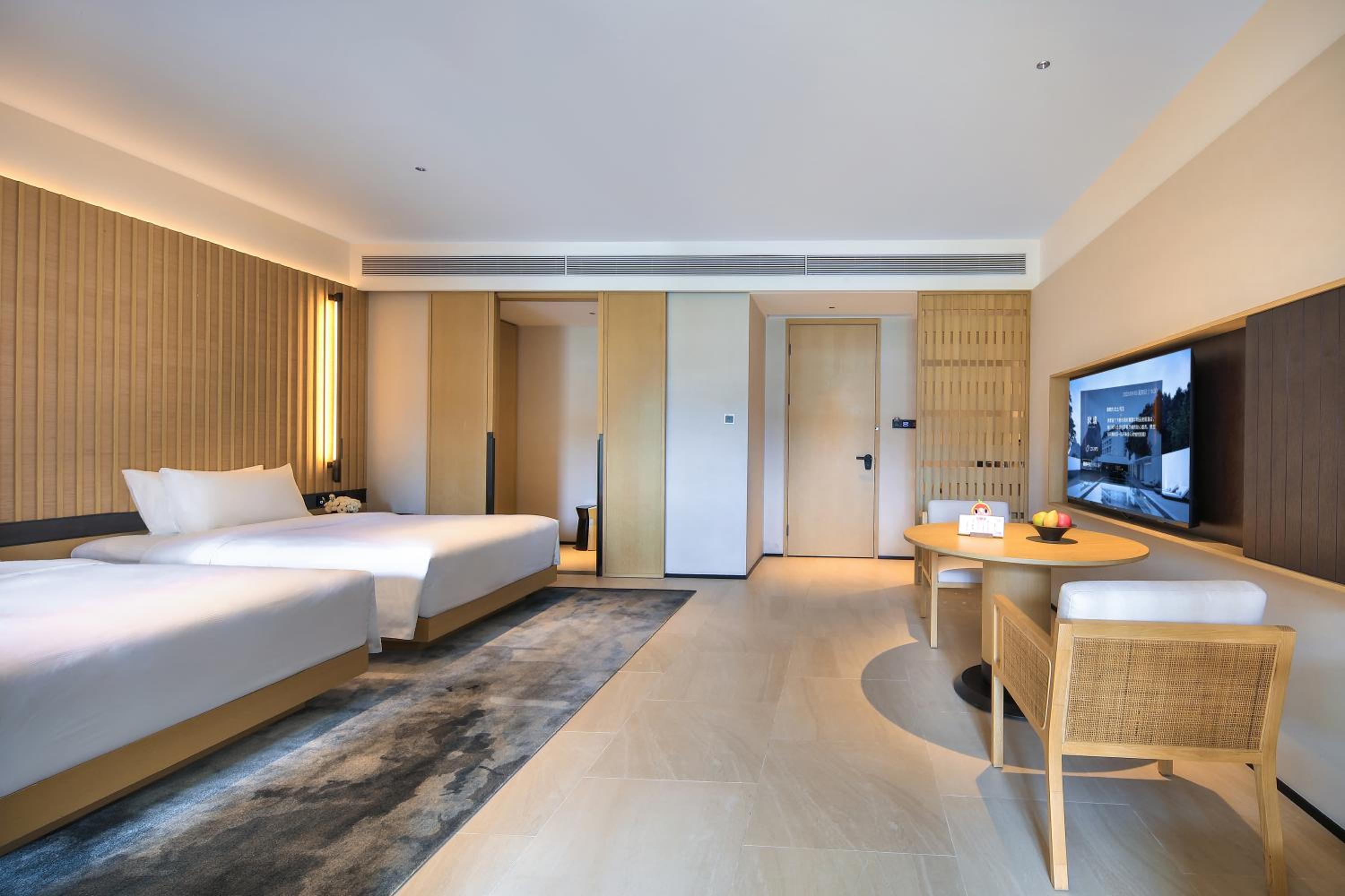 Large Twin Room photo 3