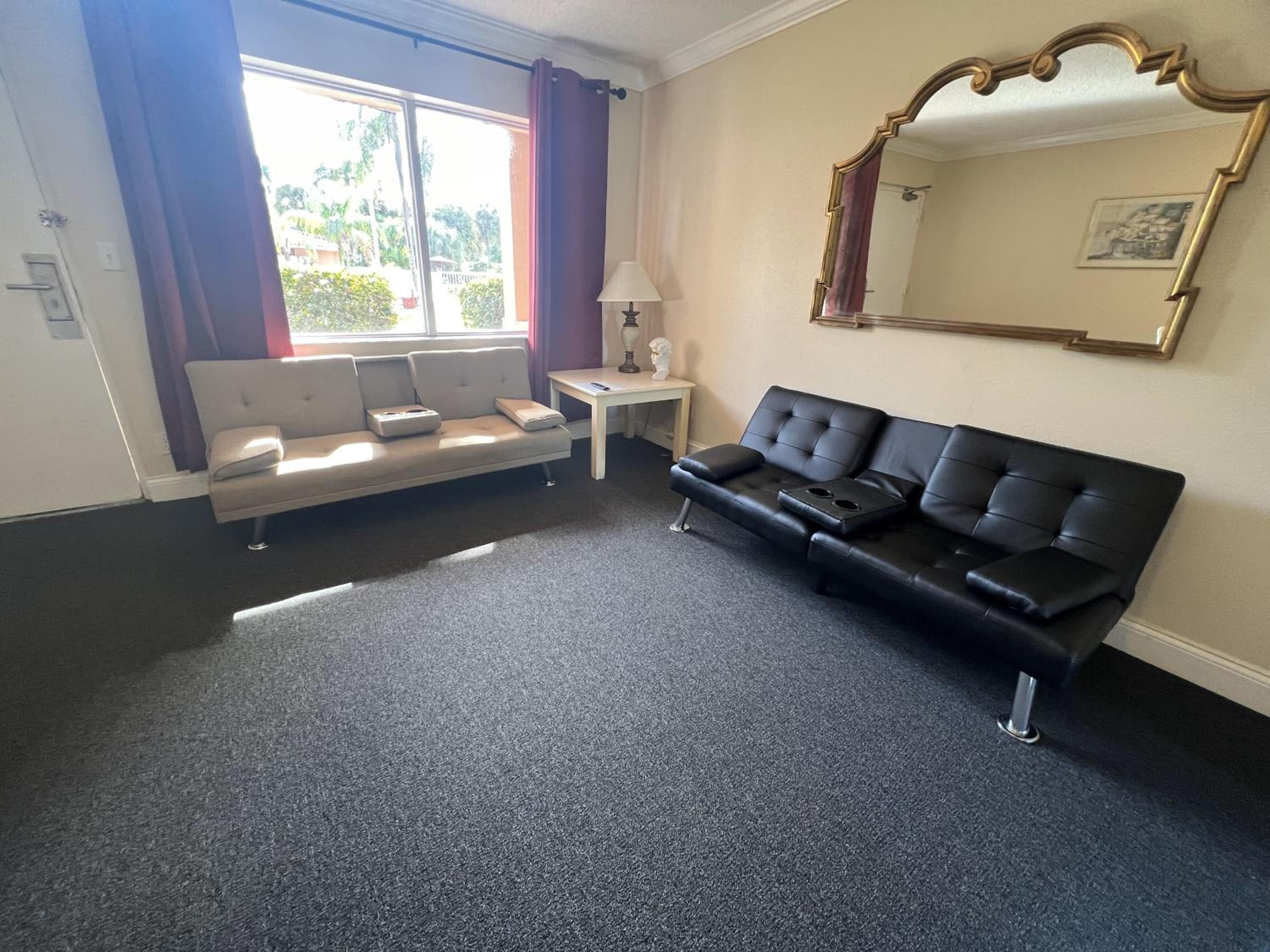 King Suite - Photo 1